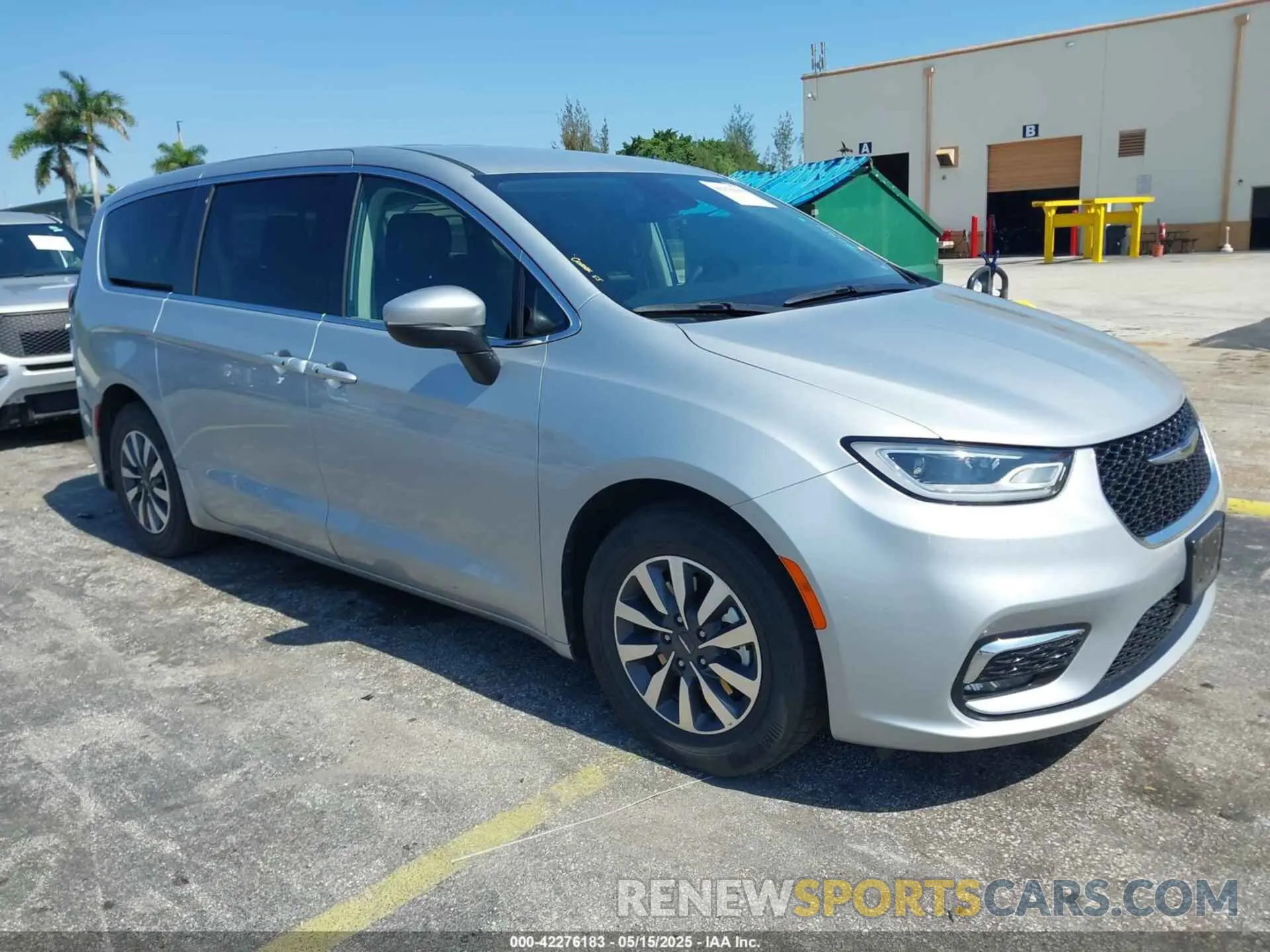 1 fotografías del automóvil dañado 2C4RC1L73PR599182 CHRYSLER PACIFICA HYBRID 2023