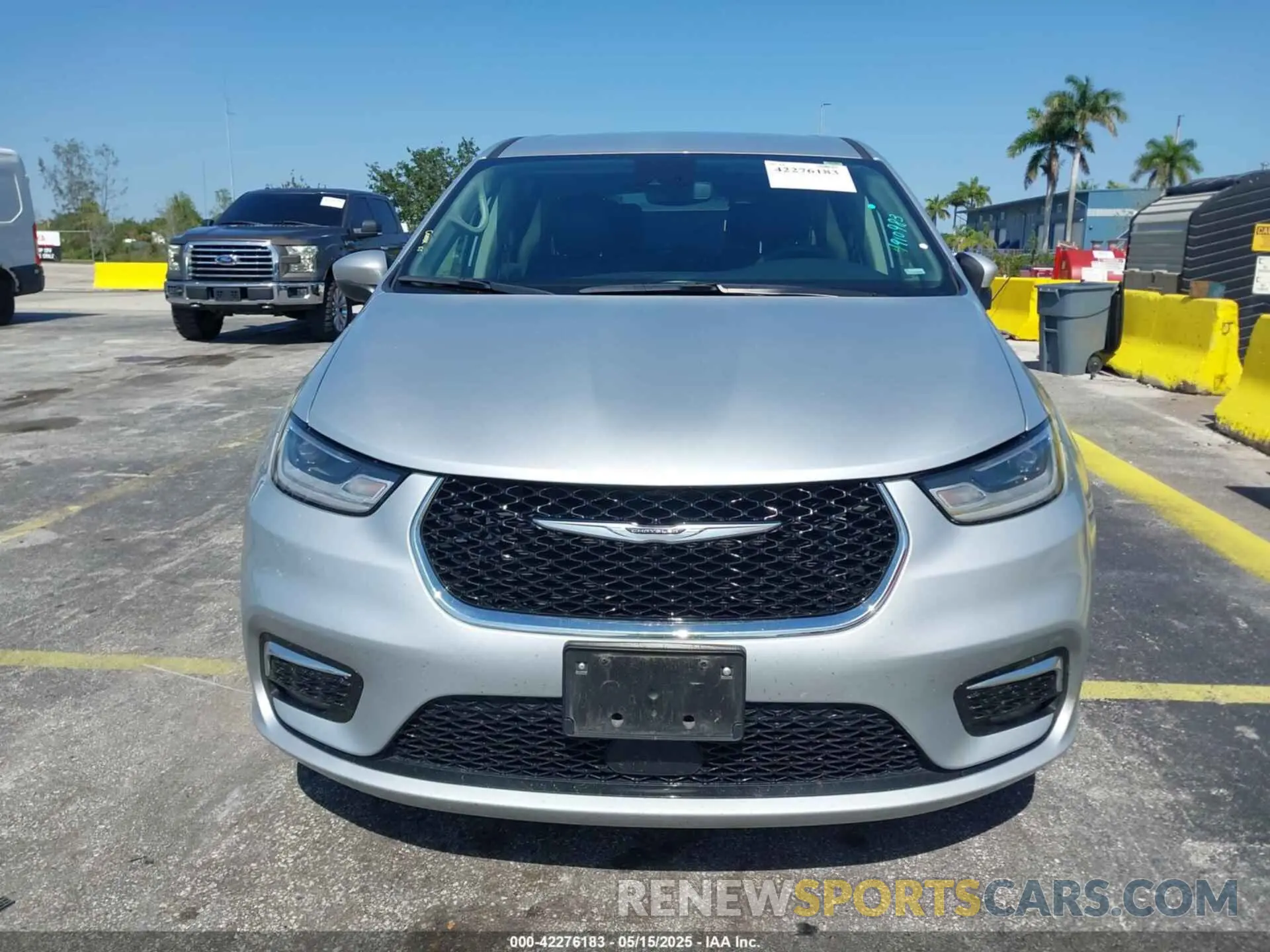 12 fotografías del automóvil dañado 2C4RC1L73PR599182 CHRYSLER PACIFICA HYBRID 2023