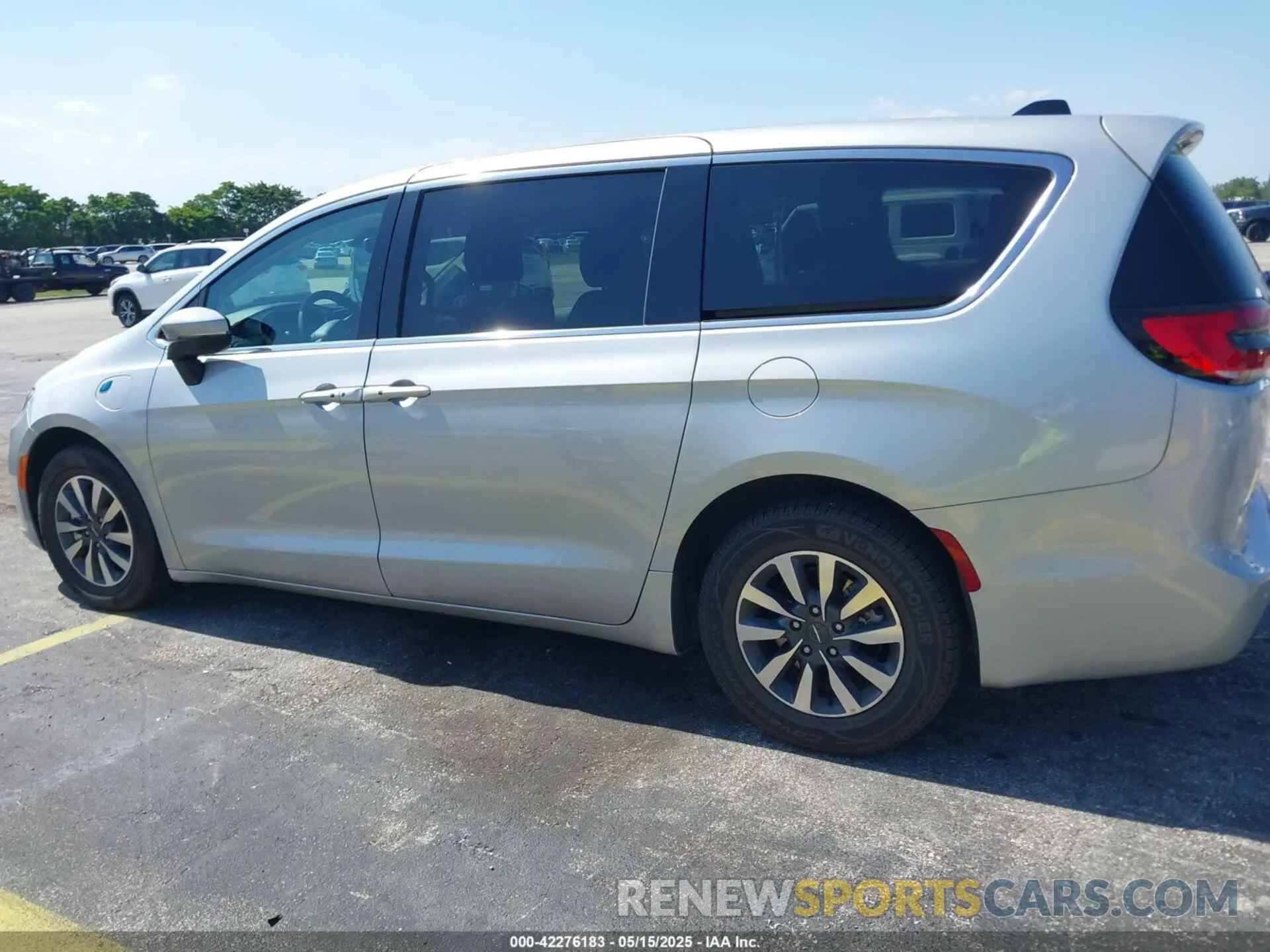 14 fotografías del automóvil dañado 2C4RC1L73PR599182 CHRYSLER PACIFICA HYBRID 2023