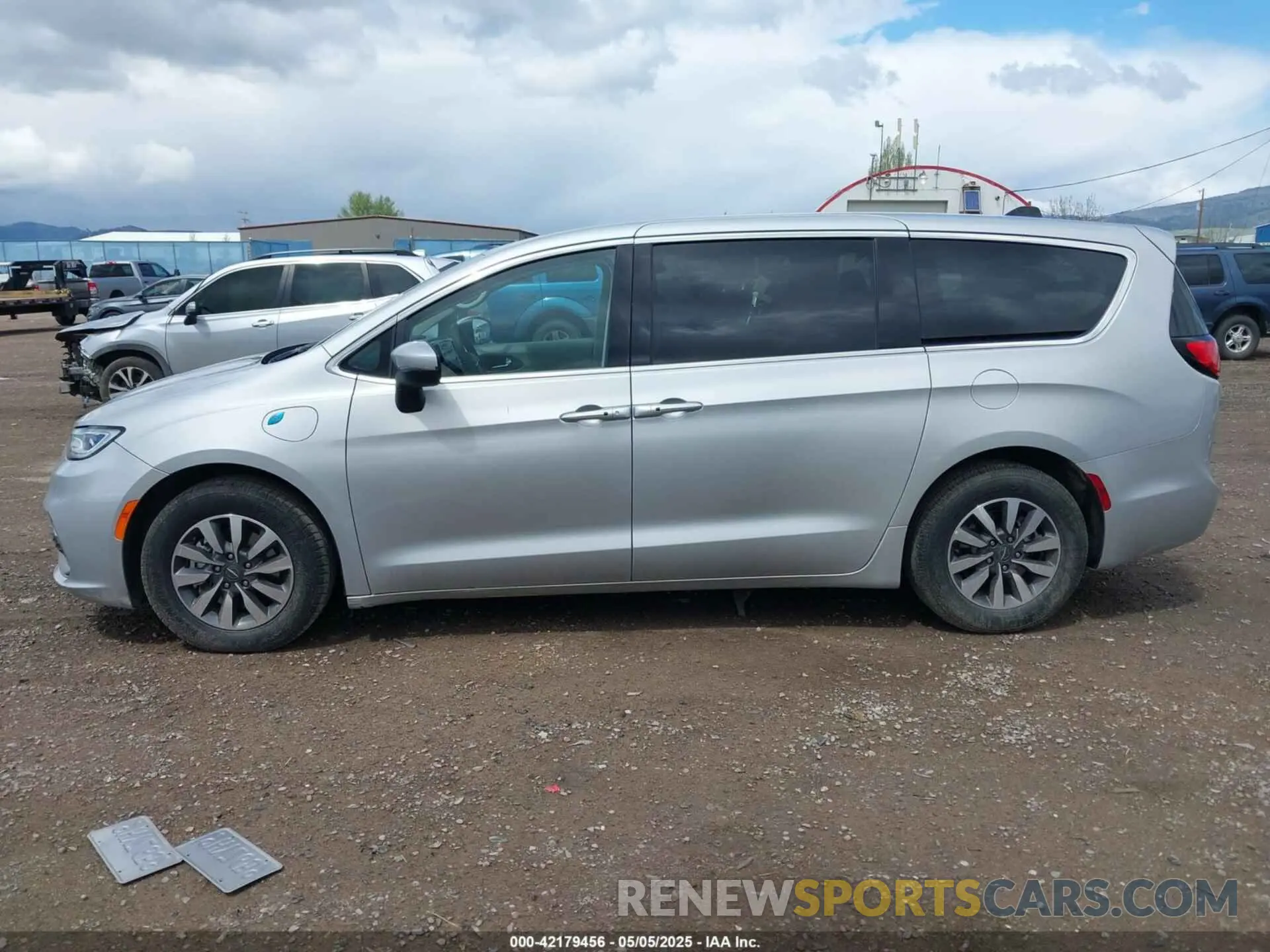 14 fotografías del automóvil dañado 2C4RC1L73PR626350 CHRYSLER PACIFICA HYBRID 2023