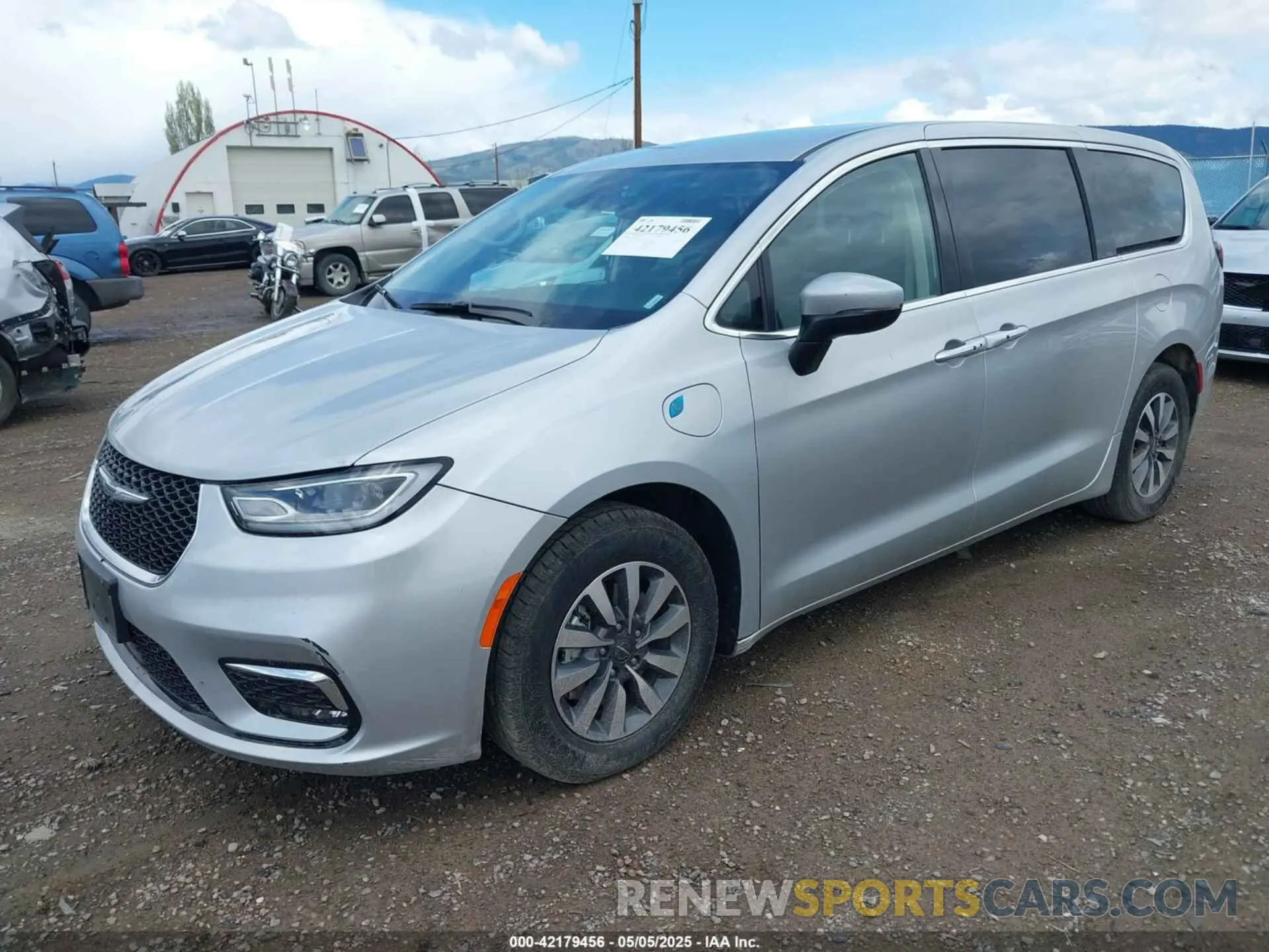 2 fotografías del automóvil dañado 2C4RC1L73PR626350 CHRYSLER PACIFICA HYBRID 2023