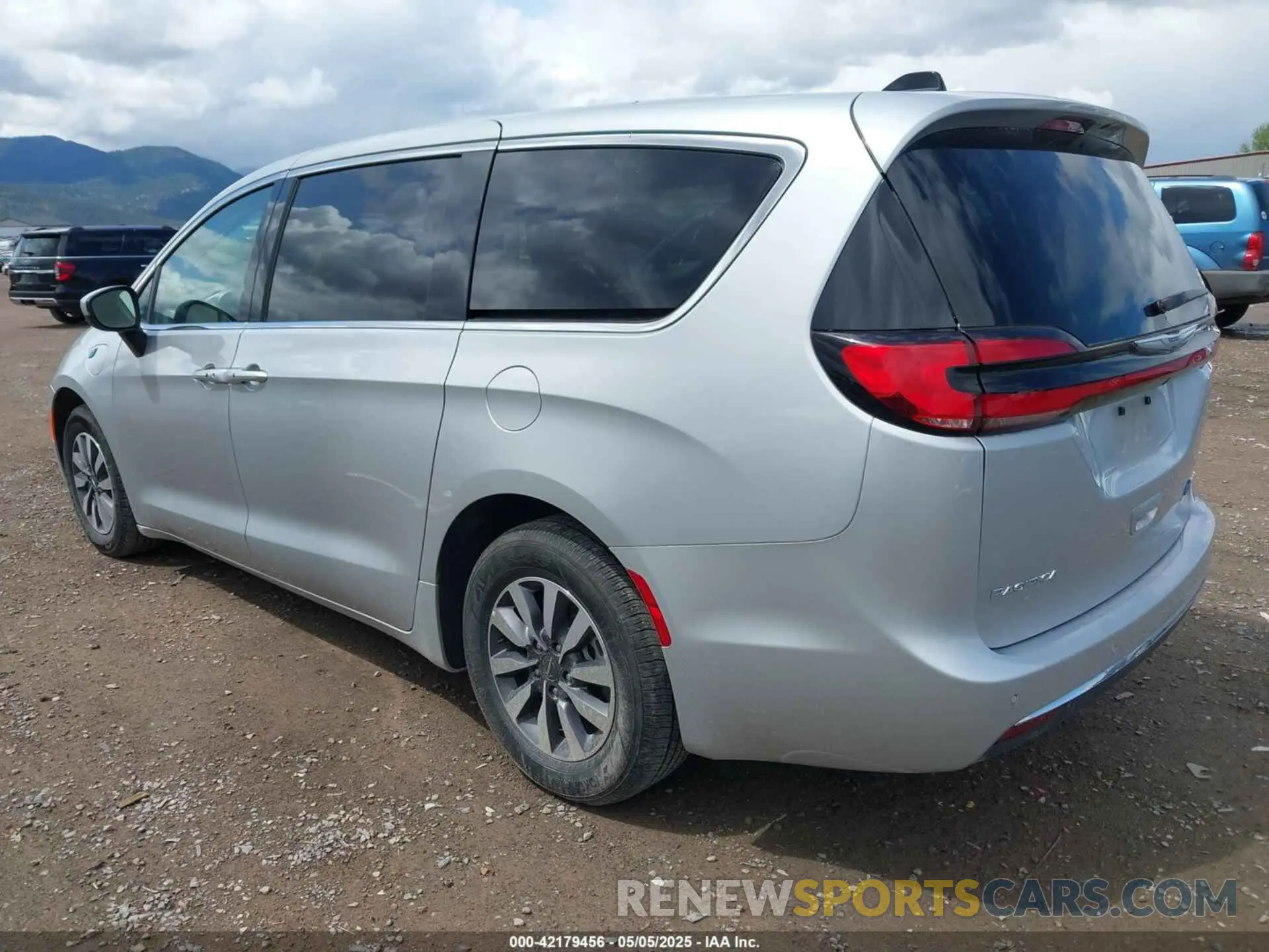 3 fotografías del automóvil dañado 2C4RC1L73PR626350 CHRYSLER PACIFICA HYBRID 2023