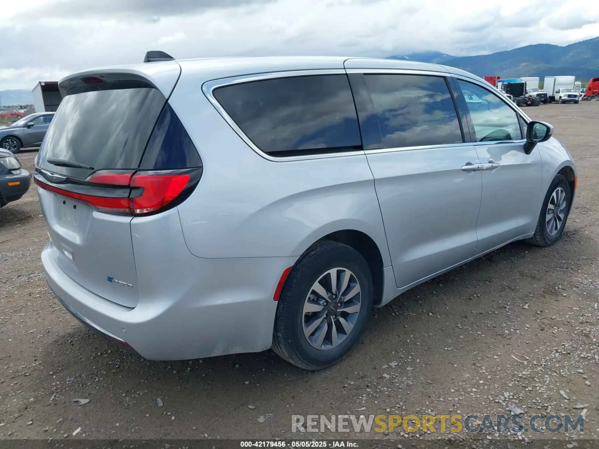 4 fotografías del automóvil dañado 2C4RC1L73PR626350 CHRYSLER PACIFICA HYBRID 2023