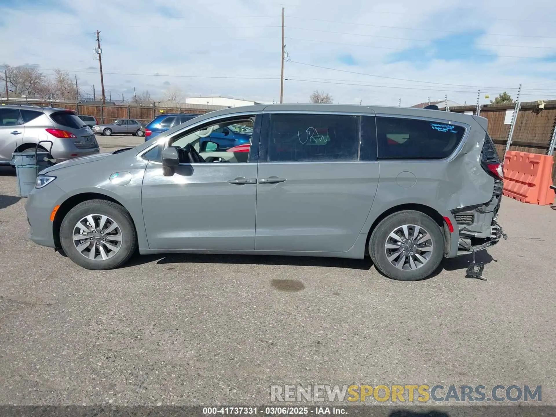 14 fotografías del automóvil dañado 2C4RC1L78PR554299 CHRYSLER PACIFICA HYBRID 2023