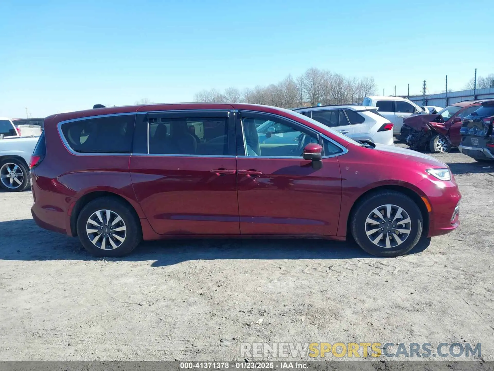 13 fotografías del automóvil dañado 2C4RC1L79PR500526 CHRYSLER PACIFICA HYBRID 2023
