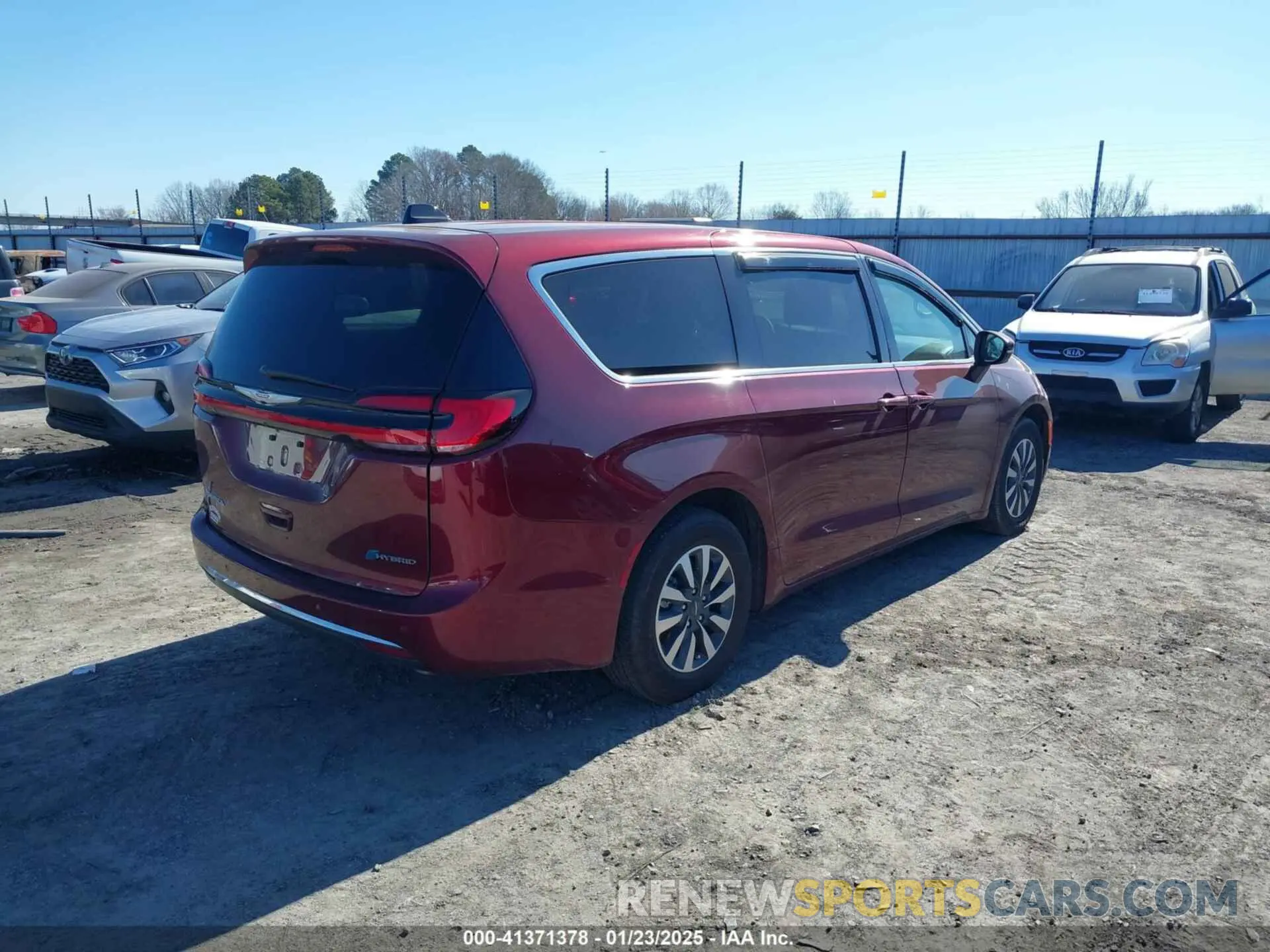 4 fotografías del automóvil dañado 2C4RC1L79PR500526 CHRYSLER PACIFICA HYBRID 2023