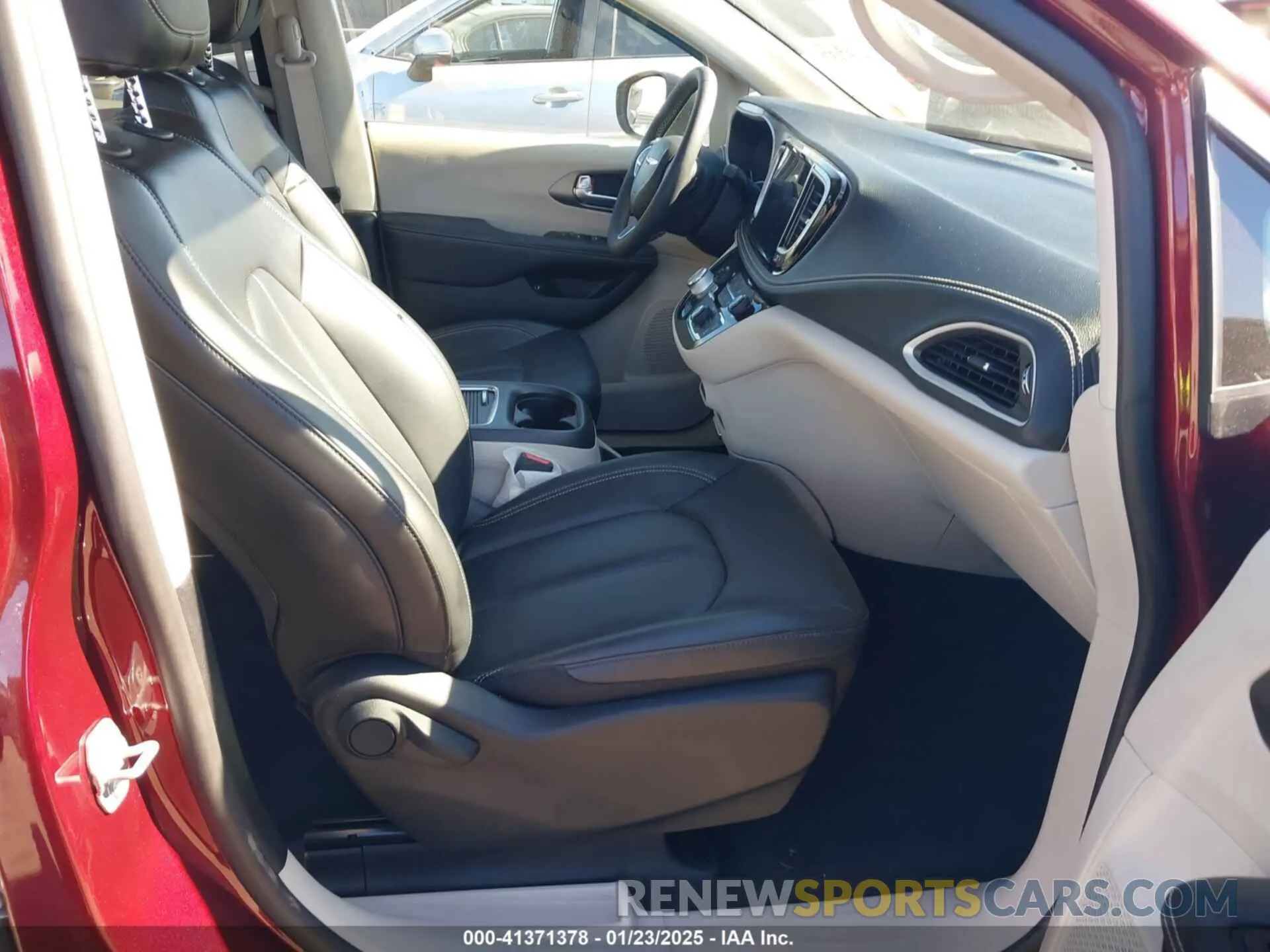 5 fotografías del automóvil dañado 2C4RC1L79PR500526 CHRYSLER PACIFICA HYBRID 2023