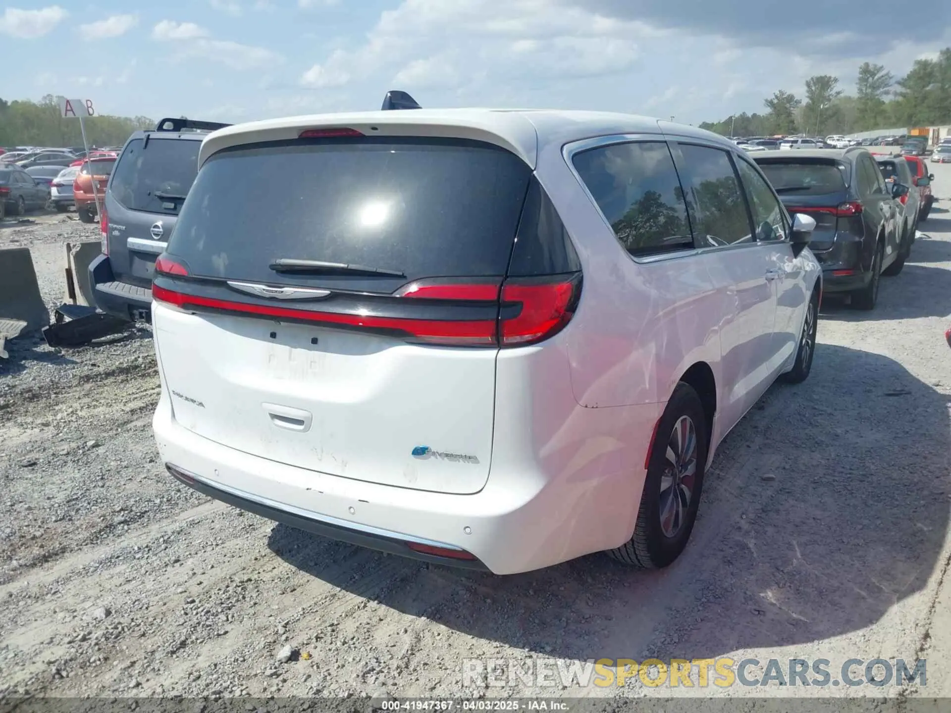 4 fotografías del automóvil dañado 2C4RC1L79PR595055 CHRYSLER PACIFICA HYBRID 2023