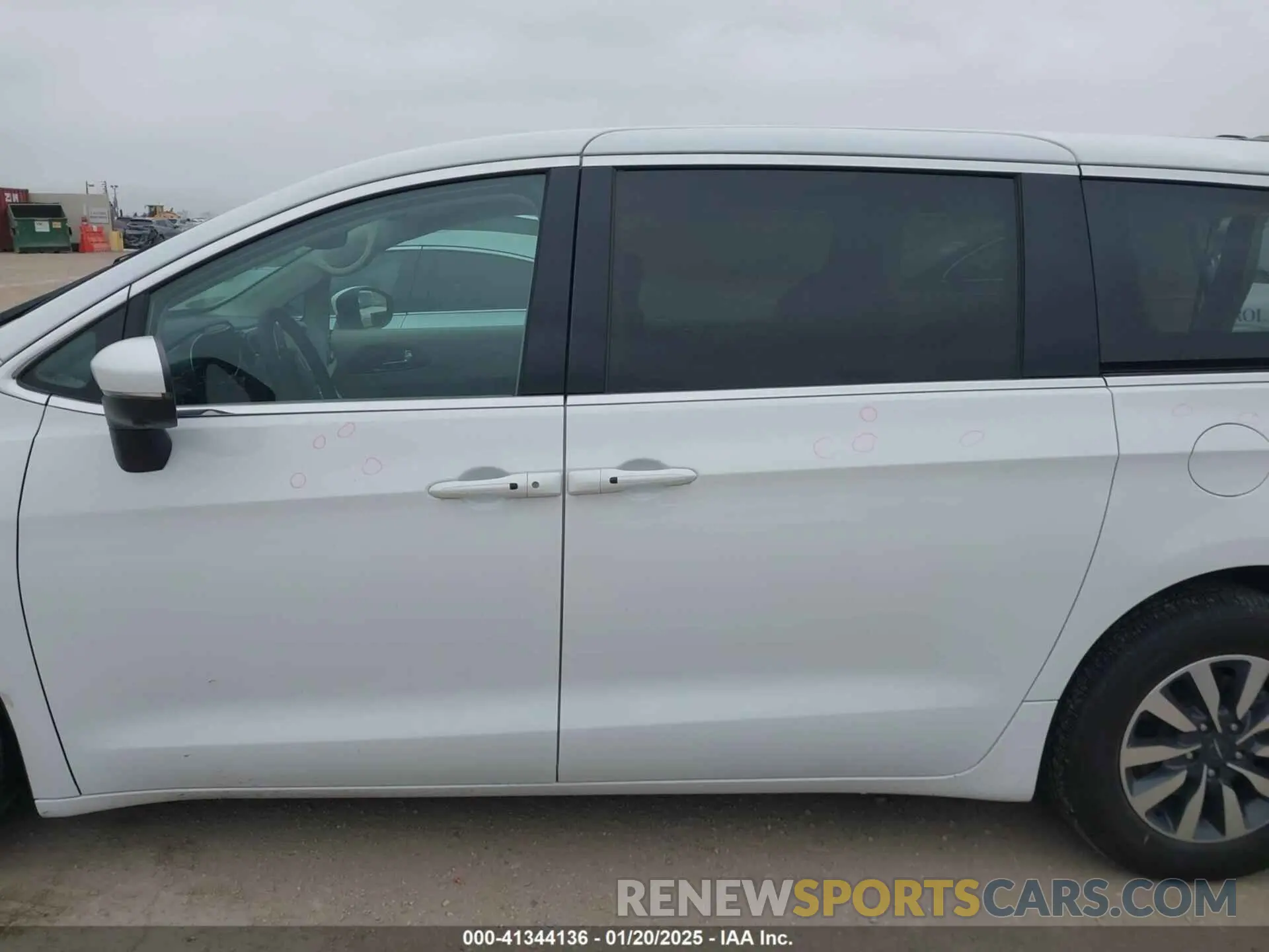 14 fotografías del automóvil dañado 2C4RC1L7XPR588776 CHRYSLER PACIFICA HYBRID 2023