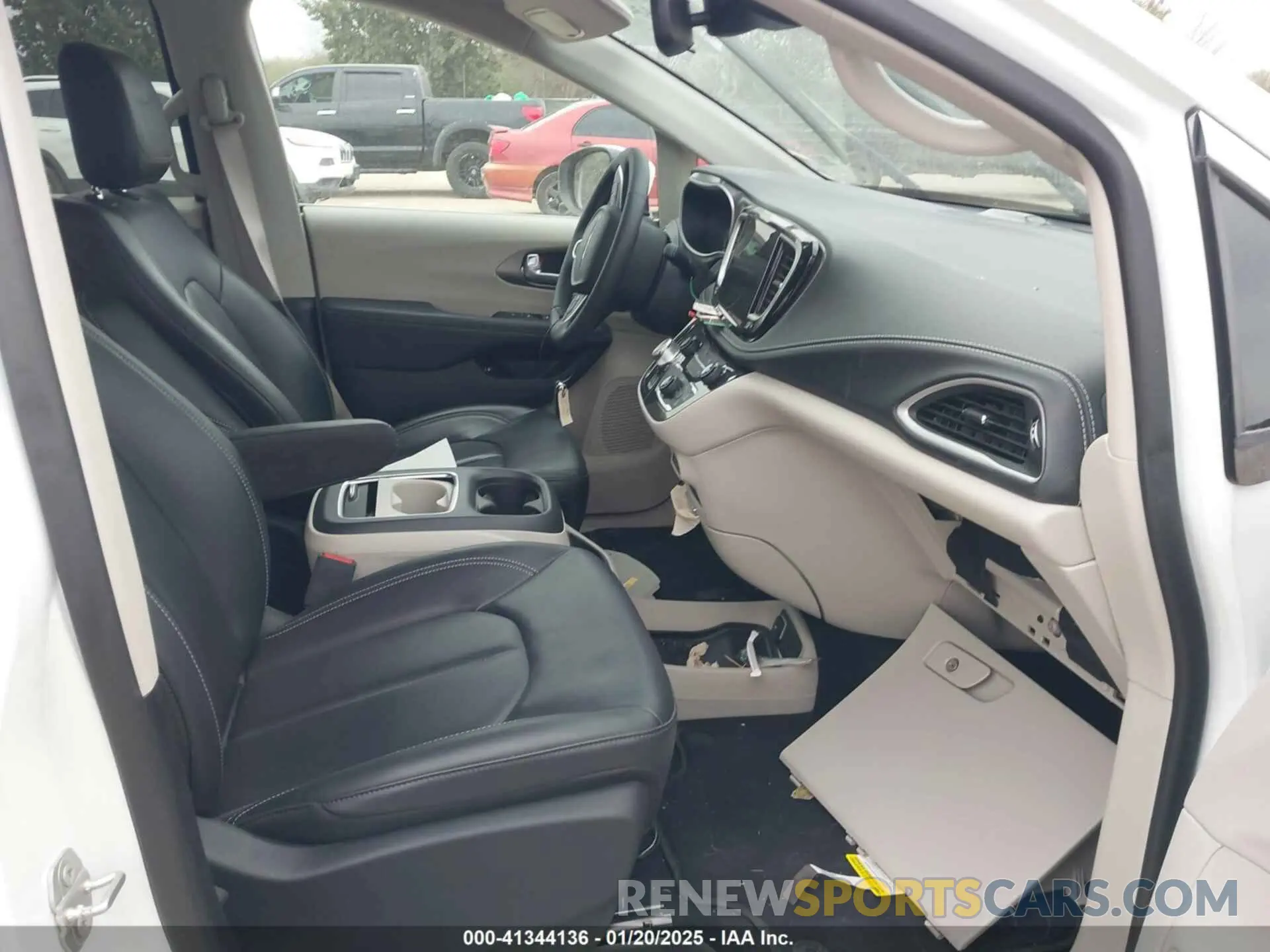 5 fotografías del automóvil dañado 2C4RC1L7XPR588776 CHRYSLER PACIFICA HYBRID 2023