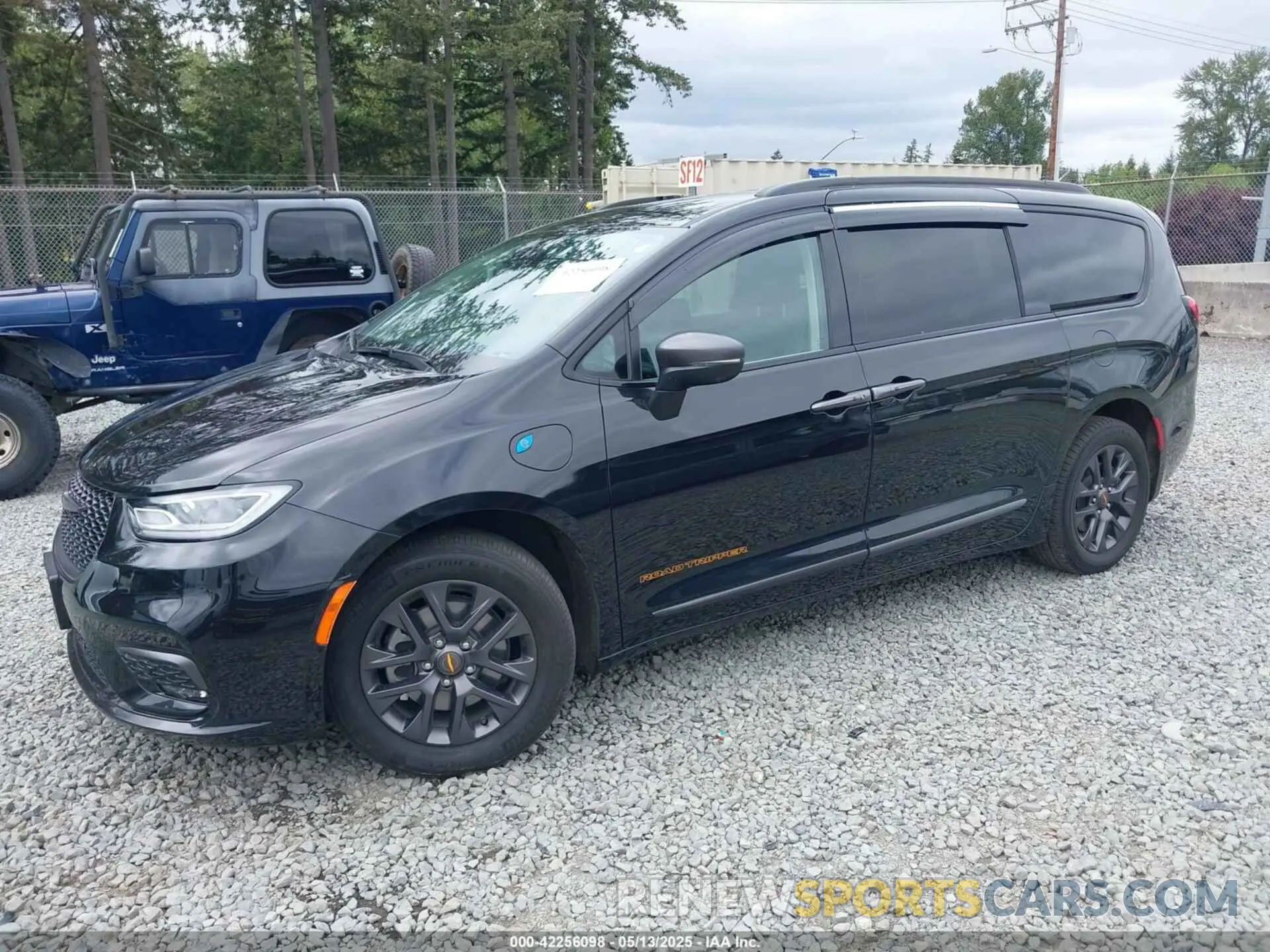 2 fotografías del automóvil dañado 2C4RC1L7XPR589068 CHRYSLER PACIFICA HYBRID 2023