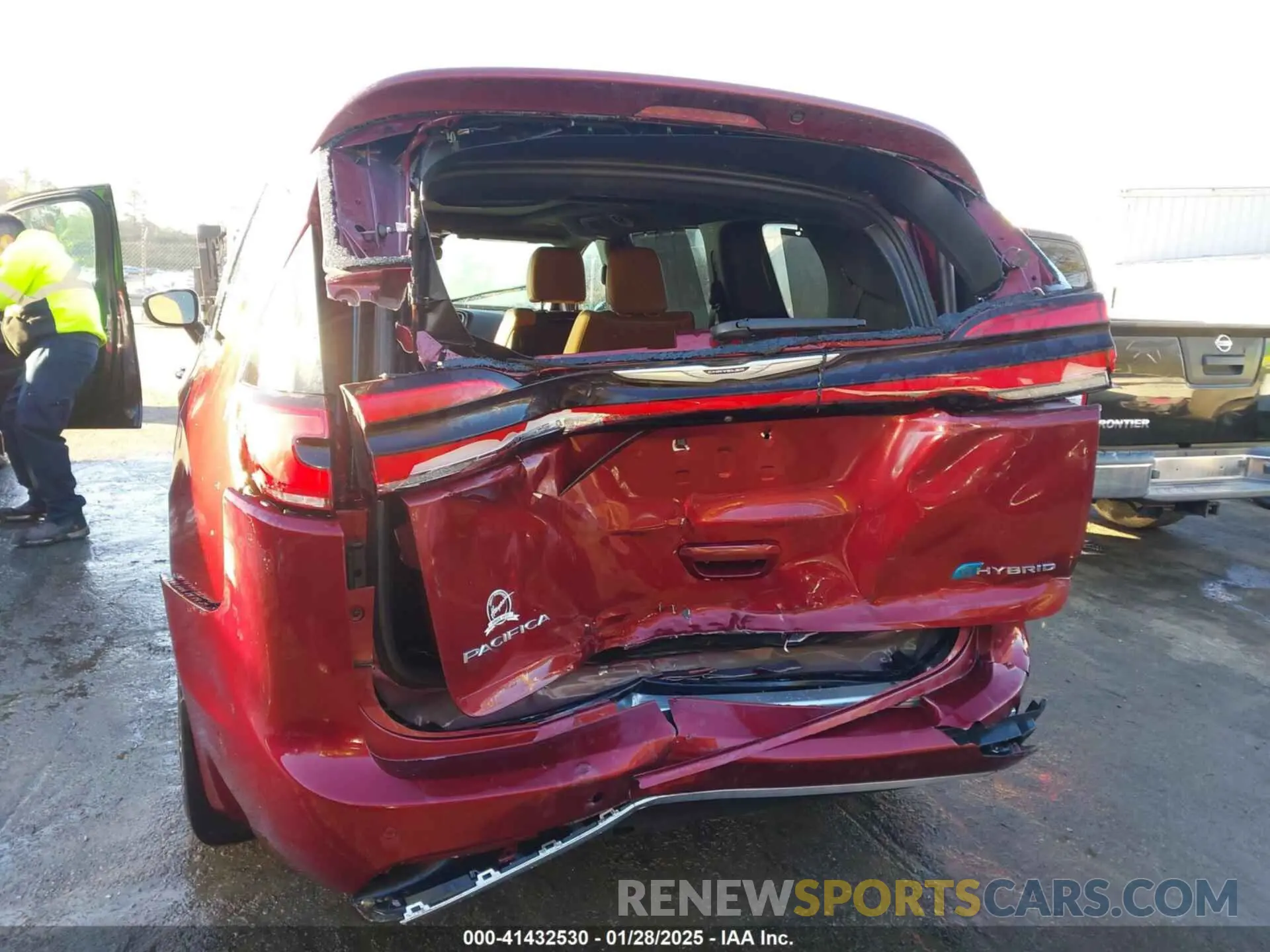 16 fotografías del automóvil dañado 2C4RC1N75PR500178 CHRYSLER PACIFICA HYBRID 2023