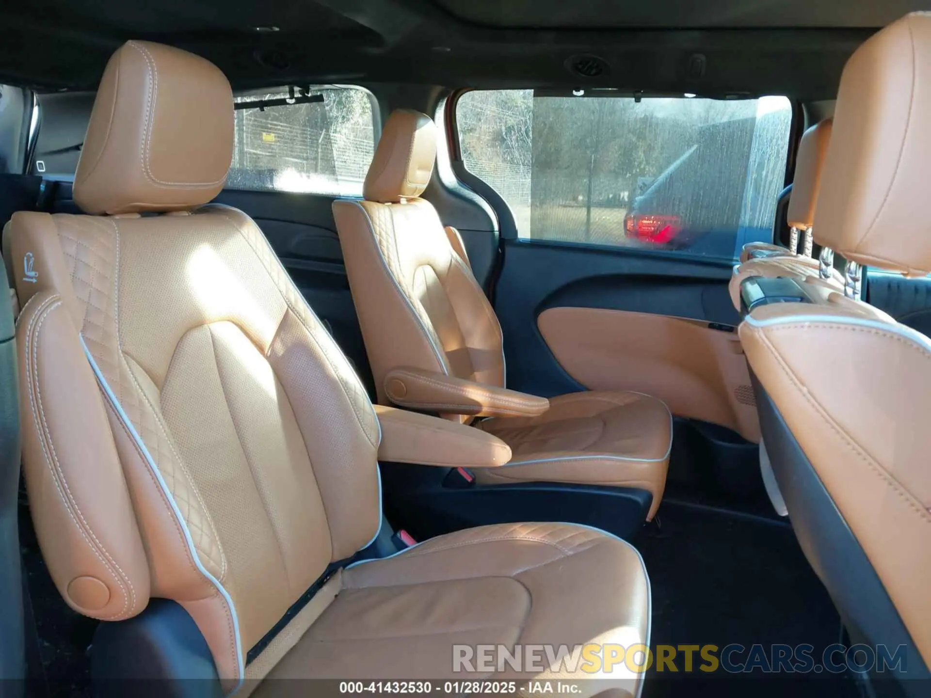 8 fotografías del automóvil dañado 2C4RC1N75PR500178 CHRYSLER PACIFICA HYBRID 2023