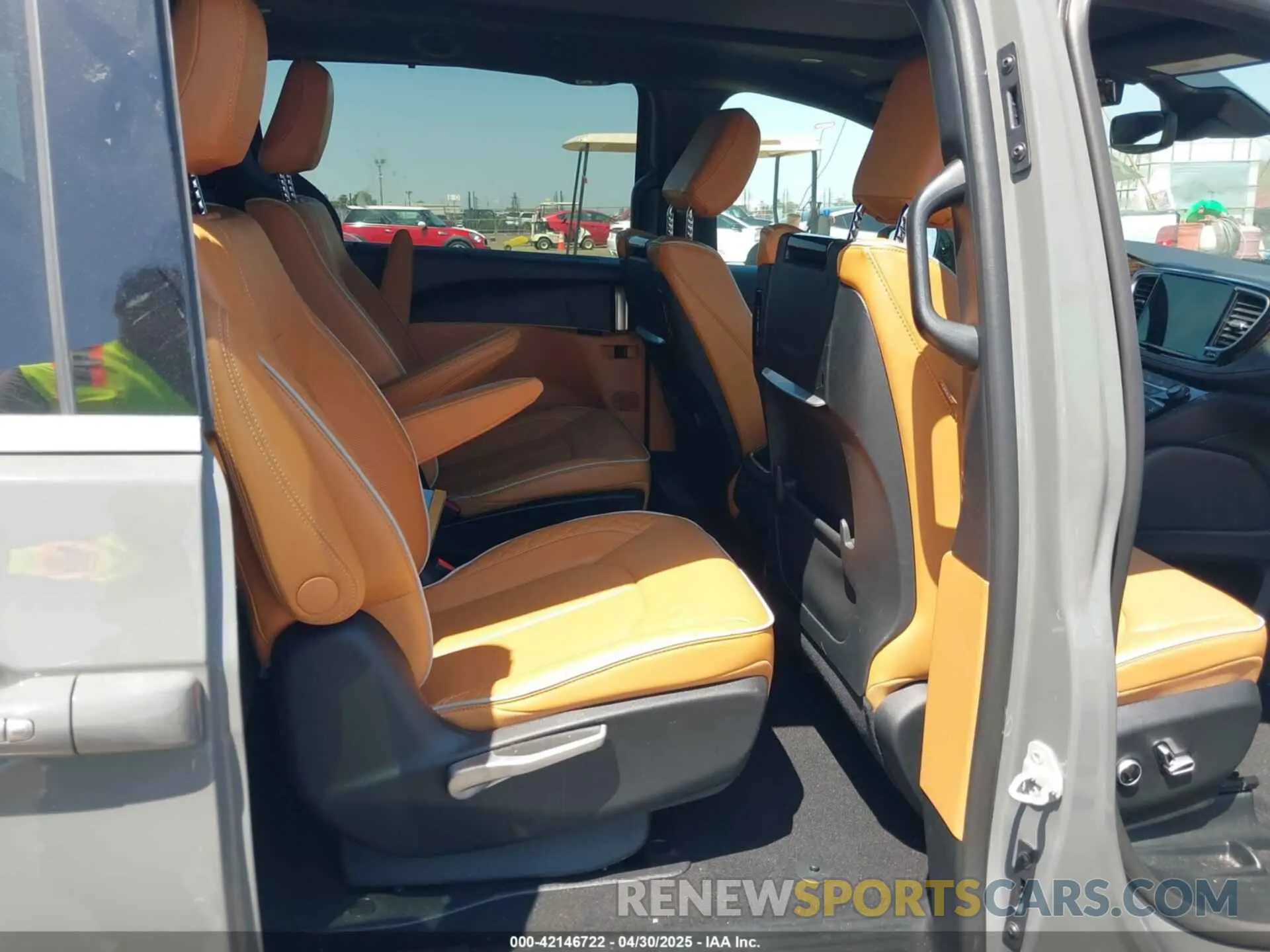 8 fotografías del automóvil dañado 2C4RC1N76PR589226 CHRYSLER PACIFICA HYBRID 2023