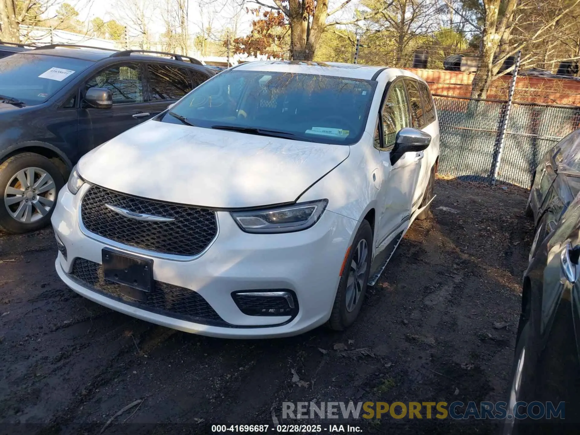 2 fotografías del automóvil dañado 2C4RC1S73PR626236 CHRYSLER PACIFICA HYBRID 2023