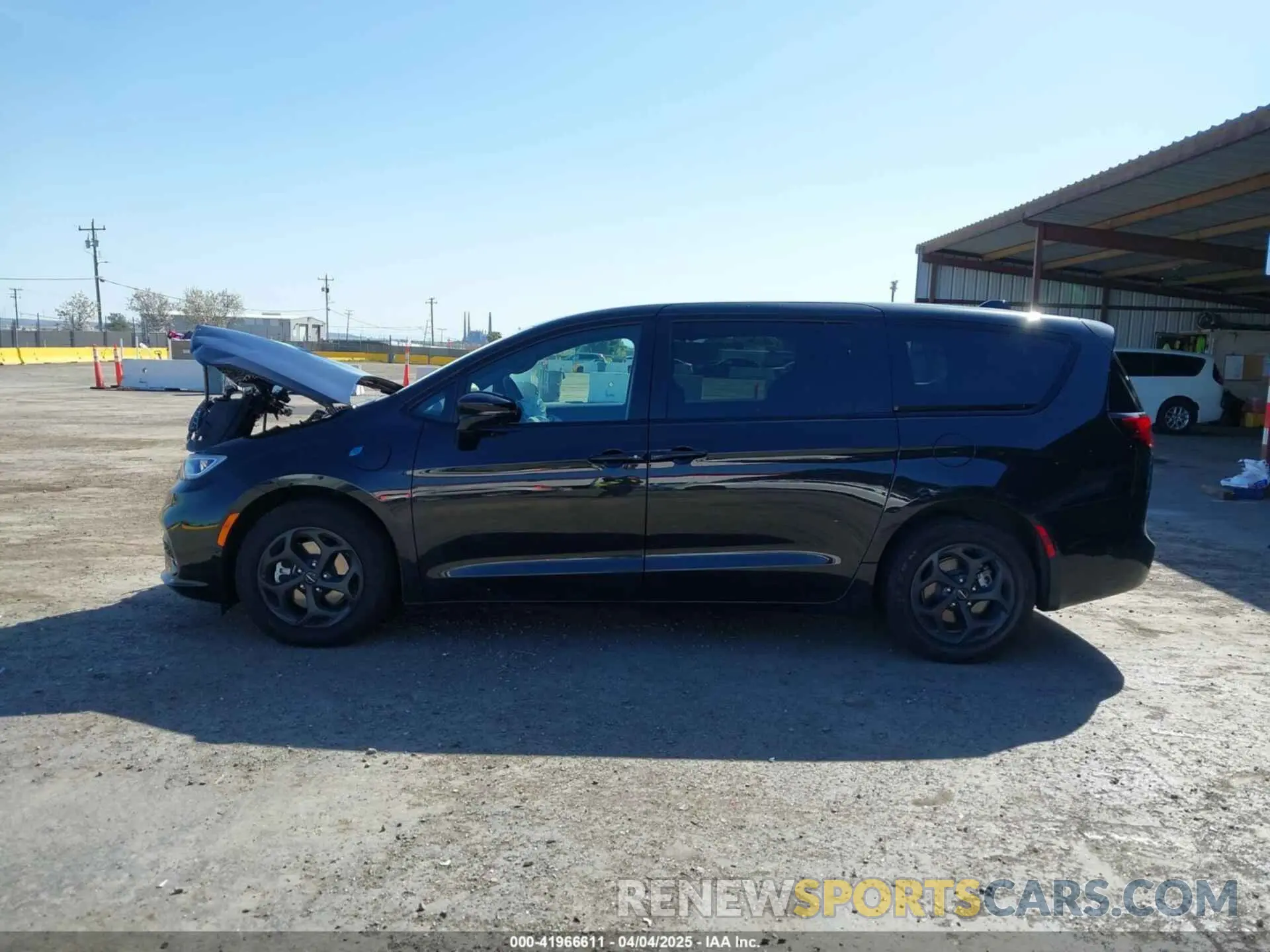 14 fotografías del automóvil dañado 2C4RC1S75PR562880 CHRYSLER PACIFICA HYBRID 2023