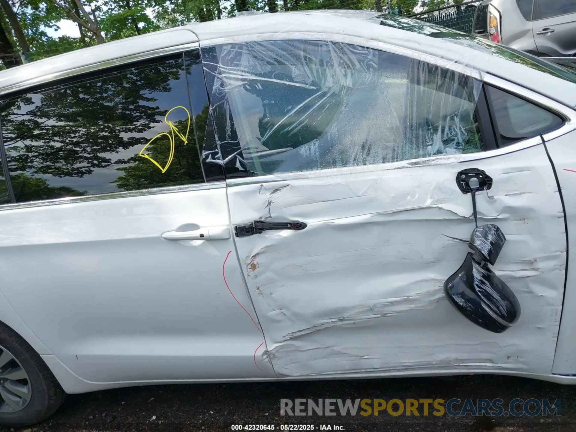 13 fotografías del automóvil dañado 2C4RC1S71RR118334 CHRYSLER PACIFICA HYBRID 2024