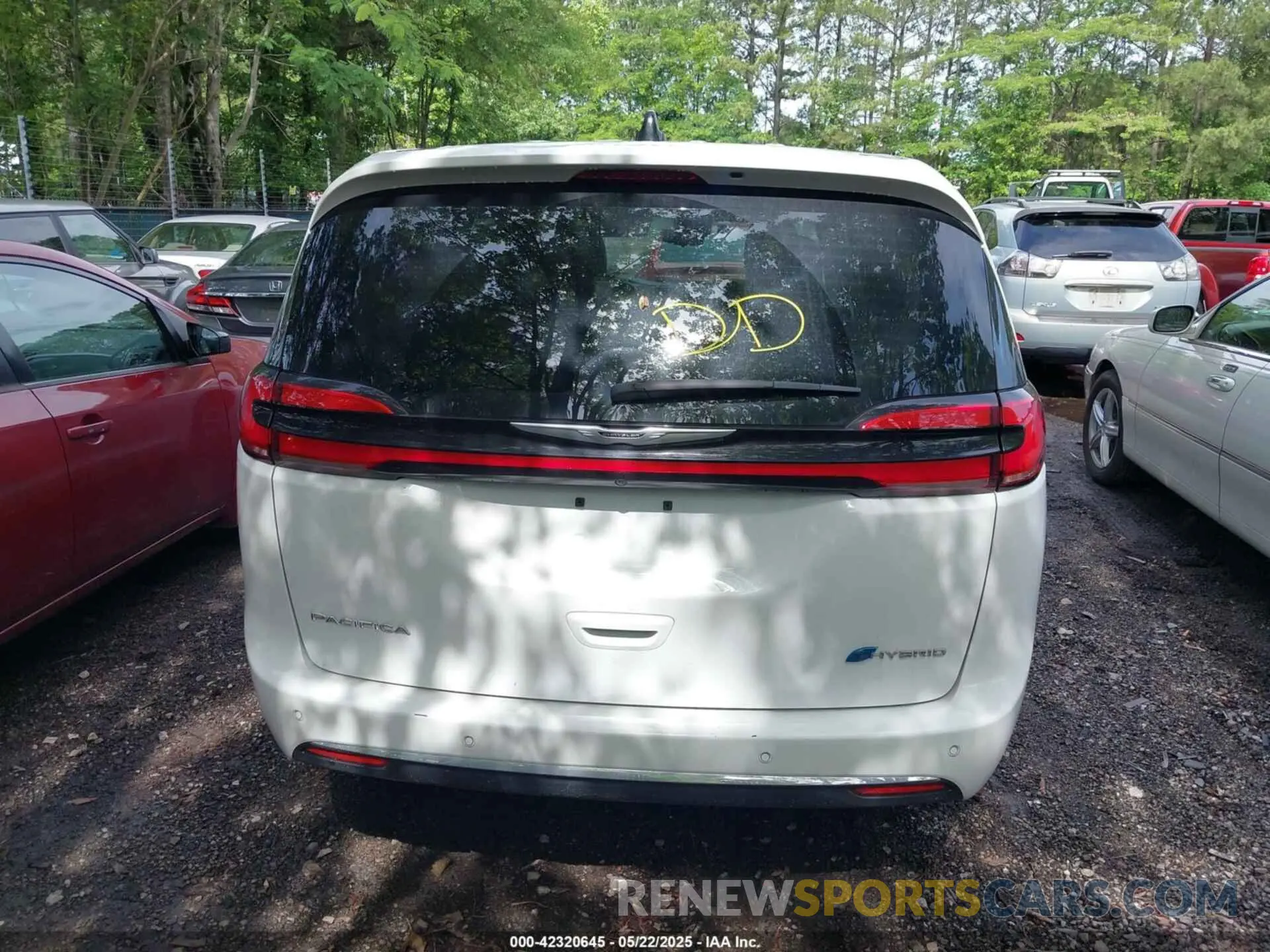 16 fotografías del automóvil dañado 2C4RC1S71RR118334 CHRYSLER PACIFICA HYBRID 2024