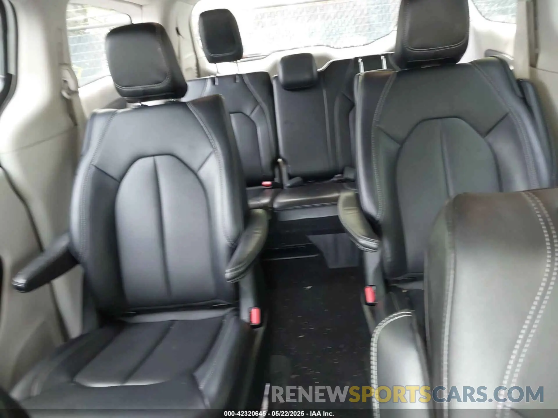 8 fotografías del automóvil dañado 2C4RC1S71RR118334 CHRYSLER PACIFICA HYBRID 2024