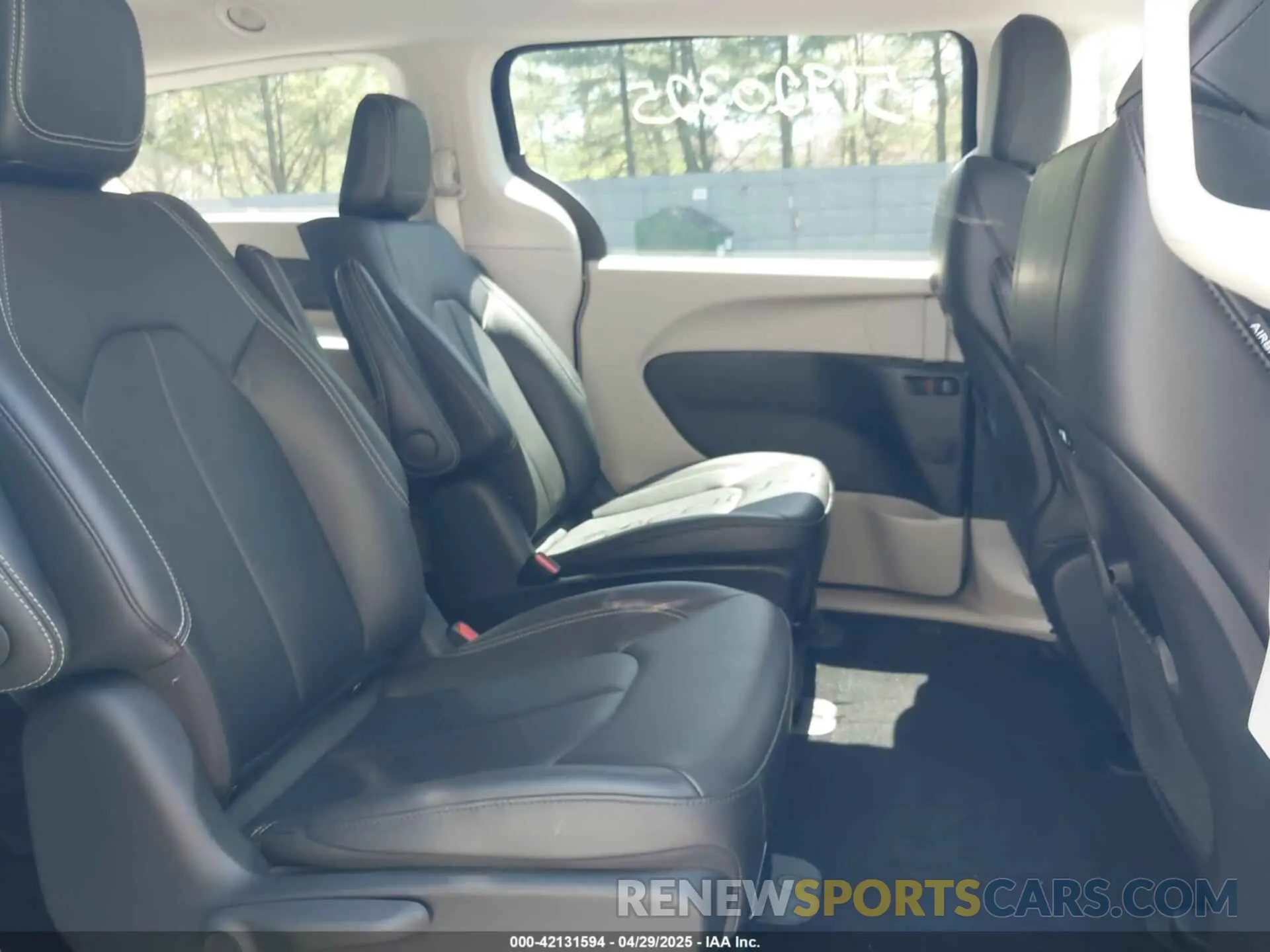 8 fotografías del automóvil dañado 2C4RC1S71RR156890 CHRYSLER PACIFICA HYBRID 2024