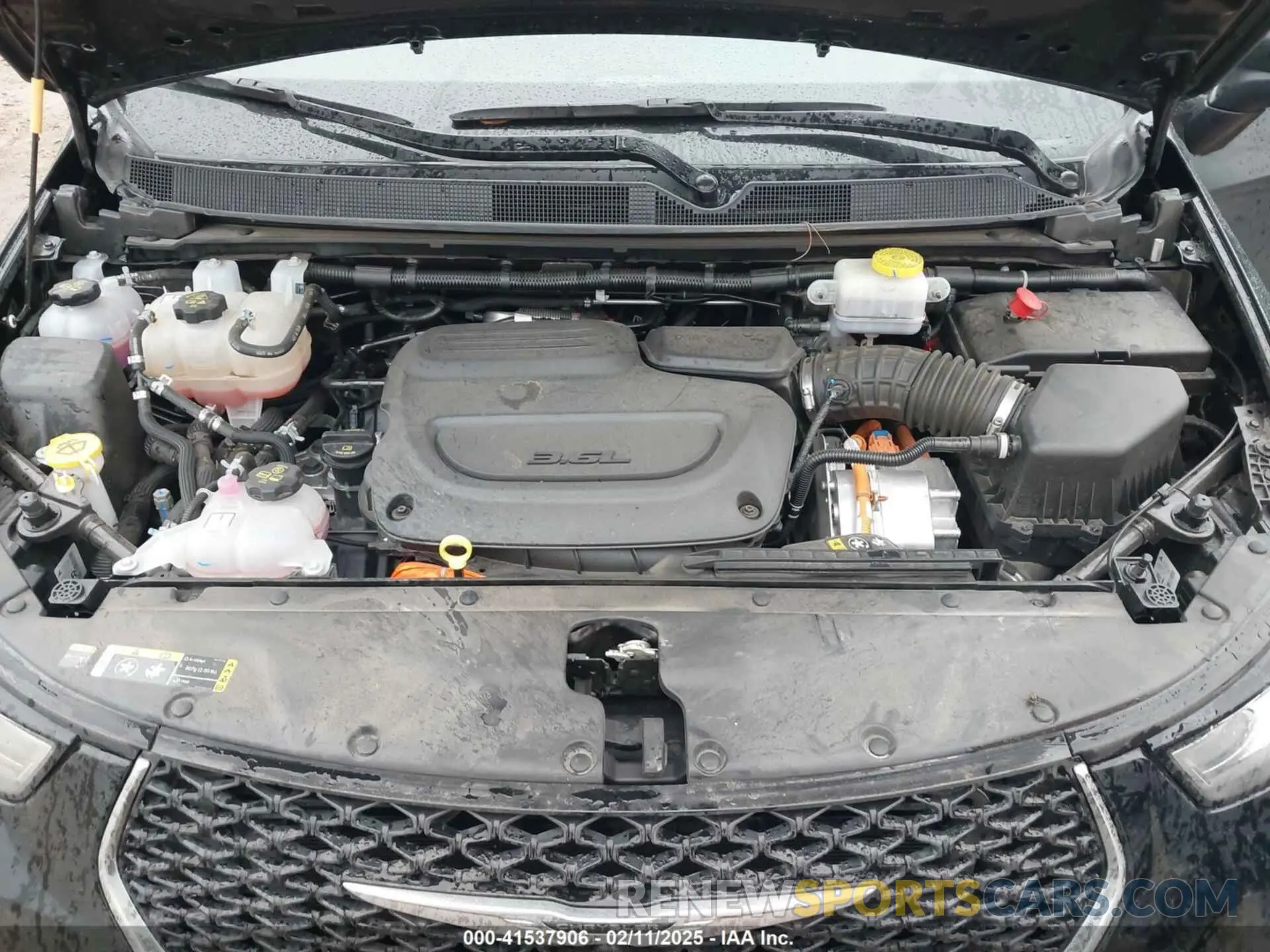 10 fotografías del automóvil dañado 2C4RC1S72RR144697 CHRYSLER PACIFICA HYBRID 2024