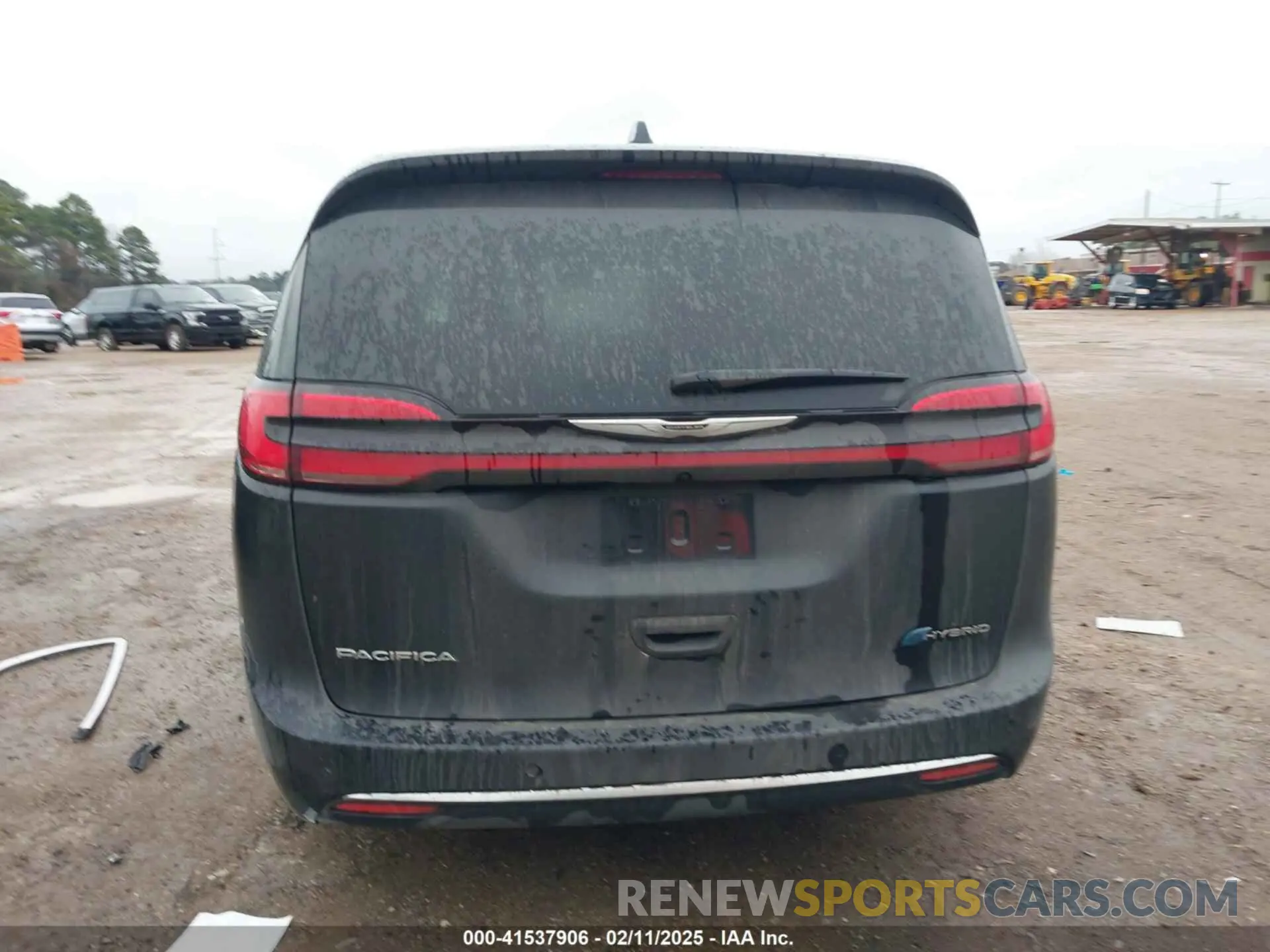 17 fotografías del automóvil dañado 2C4RC1S72RR144697 CHRYSLER PACIFICA HYBRID 2024