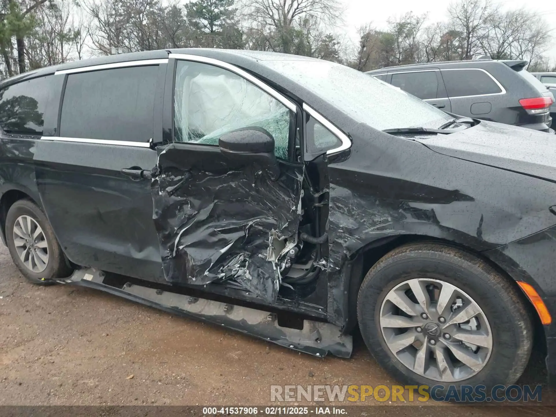 6 fotografías del automóvil dañado 2C4RC1S72RR144697 CHRYSLER PACIFICA HYBRID 2024