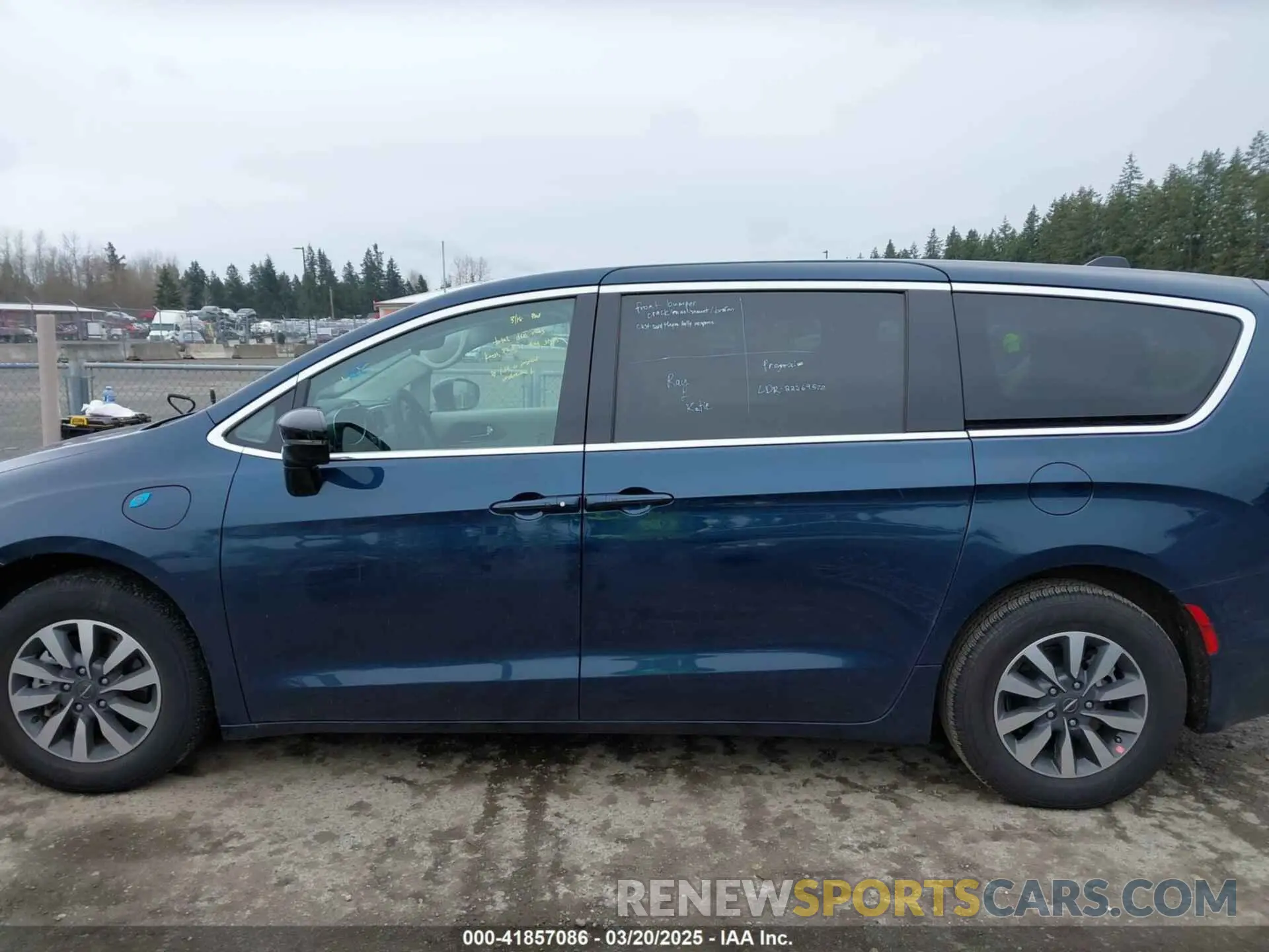 14 fotografías del automóvil dañado 2C4RC1S73RR188434 CHRYSLER PACIFICA HYBRID 2024
