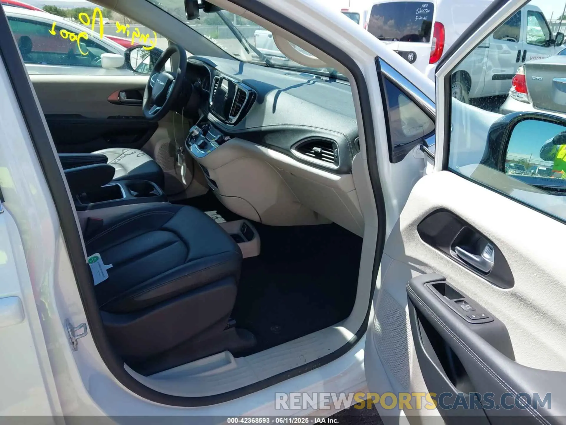 5 fotografías del automóvil dañado 2C4RC1S74RR153420 CHRYSLER PACIFICA HYBRID 2024
