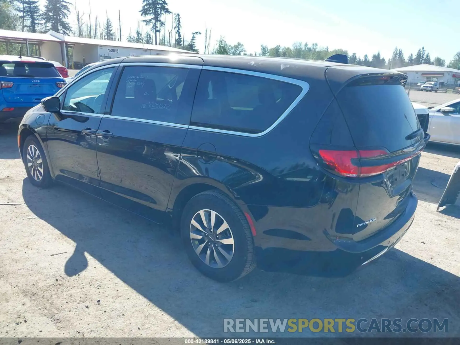 3 fotografías del automóvil dañado 2C4RC1S74RR166703 CHRYSLER PACIFICA HYBRID 2024