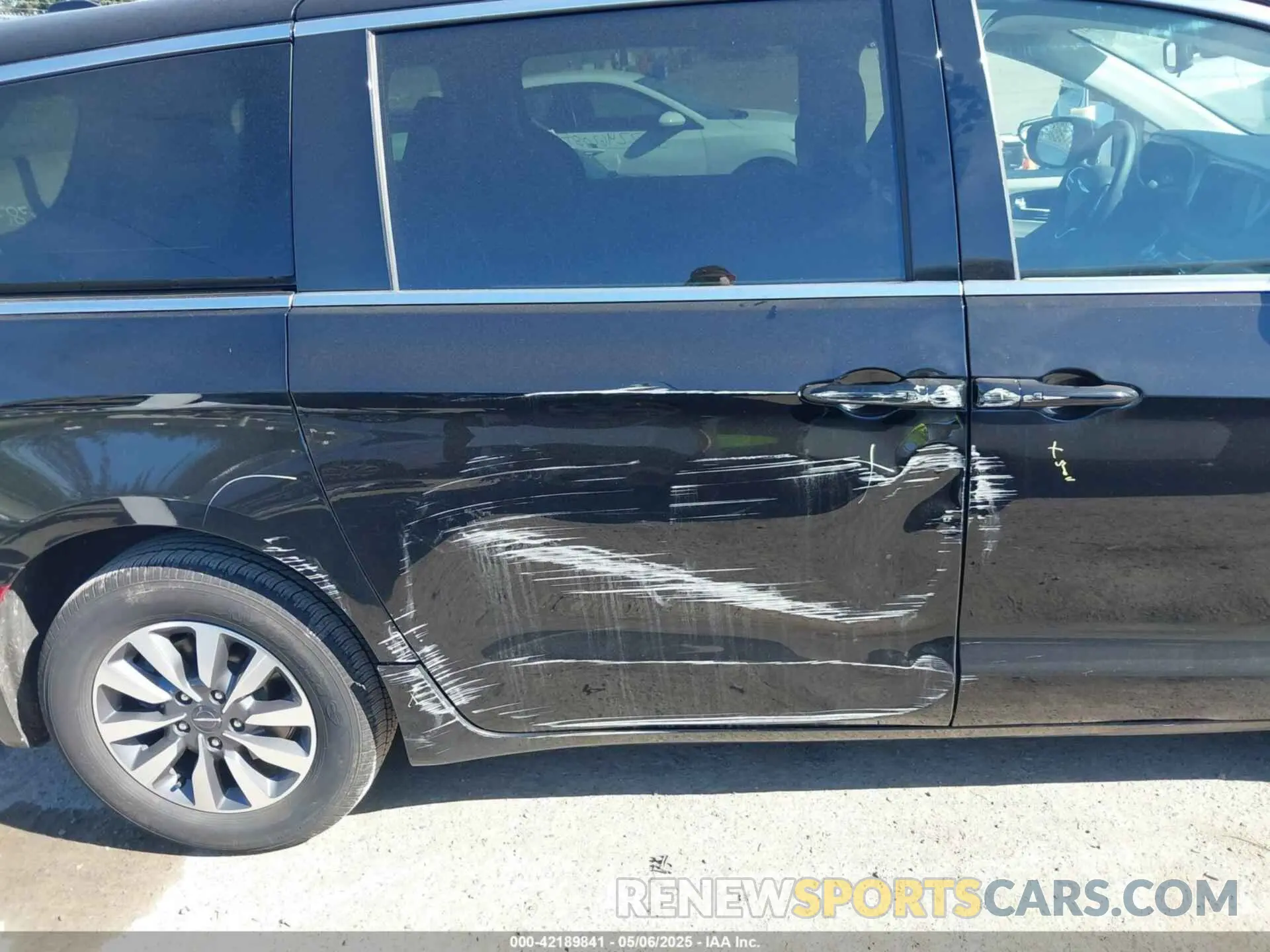 6 fotografías del automóvil dañado 2C4RC1S74RR166703 CHRYSLER PACIFICA HYBRID 2024