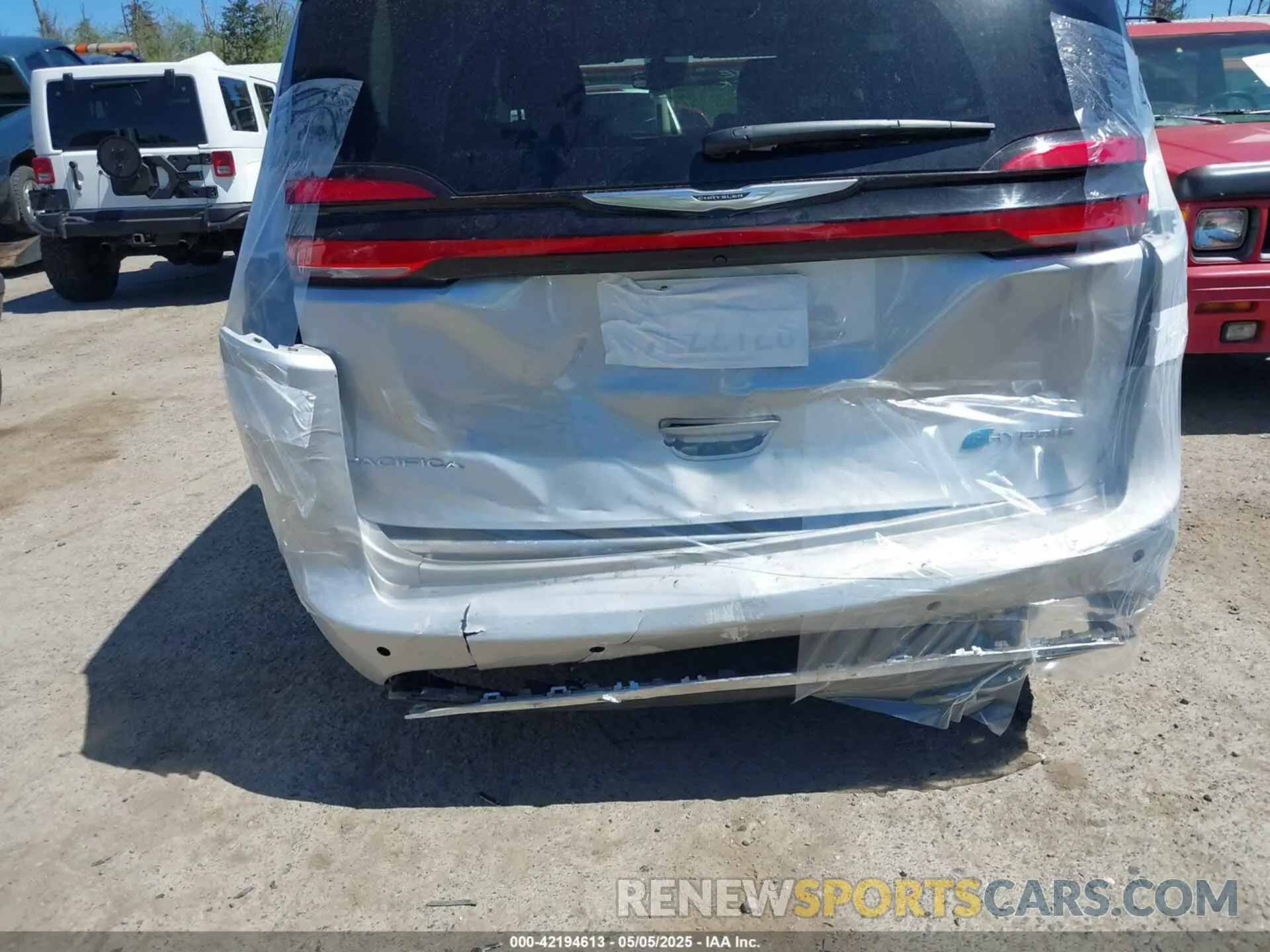 22 fotografías del automóvil dañado 2C4RC1S7XRR147332 CHRYSLER PACIFICA HYBRID 2024