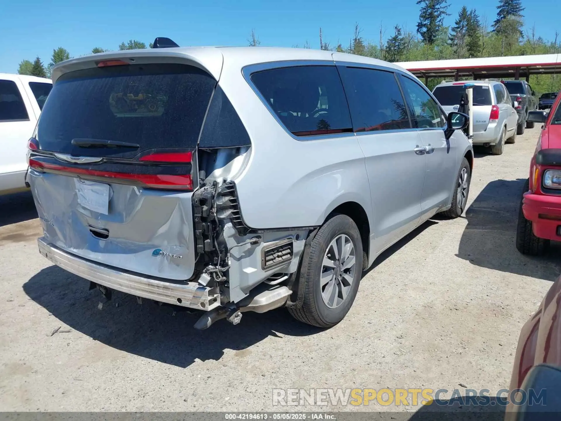 4 fotografías del automóvil dañado 2C4RC1S7XRR147332 CHRYSLER PACIFICA HYBRID 2024