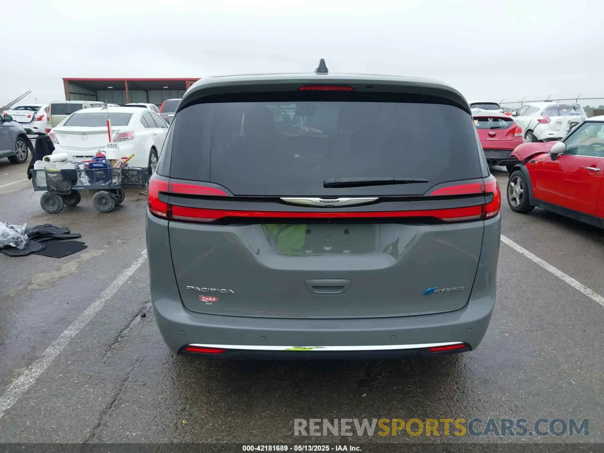 15 fotografías del automóvil dañado 2C4RC1S7XRR200143 CHRYSLER PACIFICA HYBRID 2024