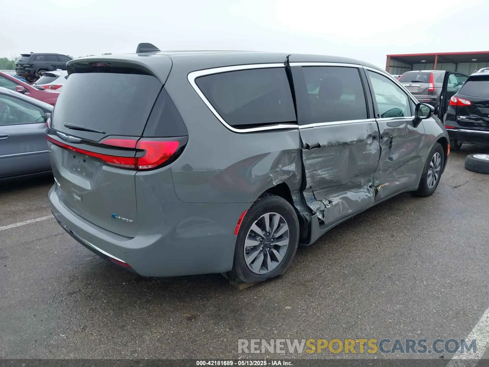 4 fotografías del automóvil dañado 2C4RC1S7XRR200143 CHRYSLER PACIFICA HYBRID 2024