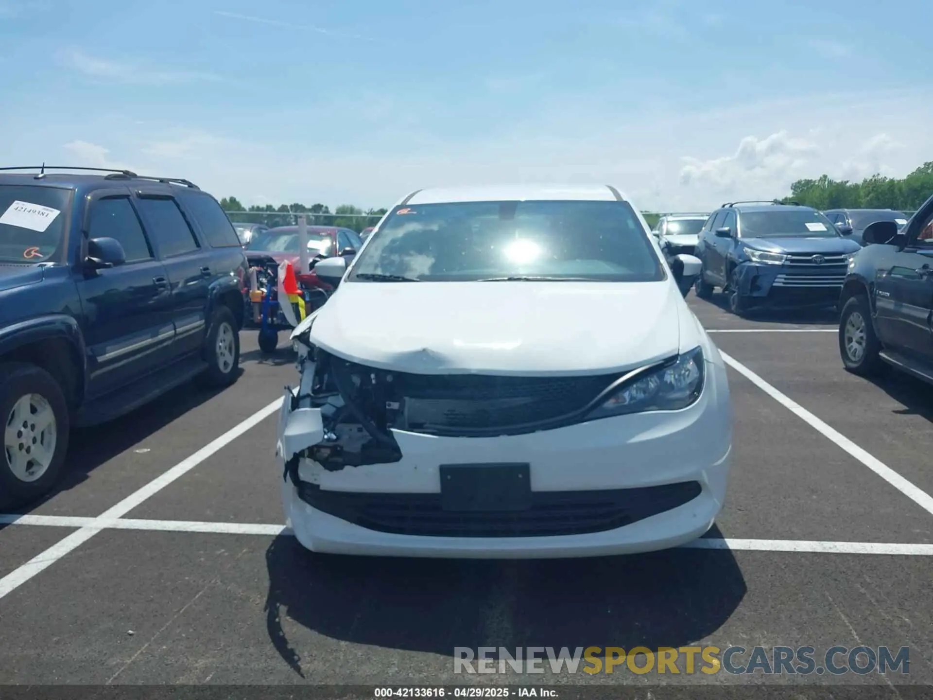 11 fotografías del automóvil dañado 2C4RC1AG4LR102783 CHRYSLER VOYAGER 2020