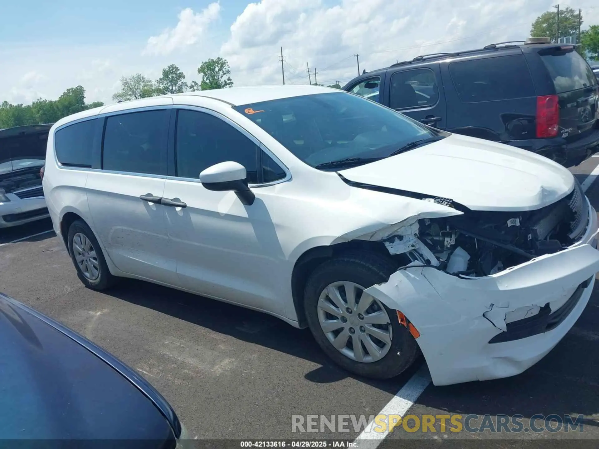 12 fotografías del automóvil dañado 2C4RC1AG4LR102783 CHRYSLER VOYAGER 2020