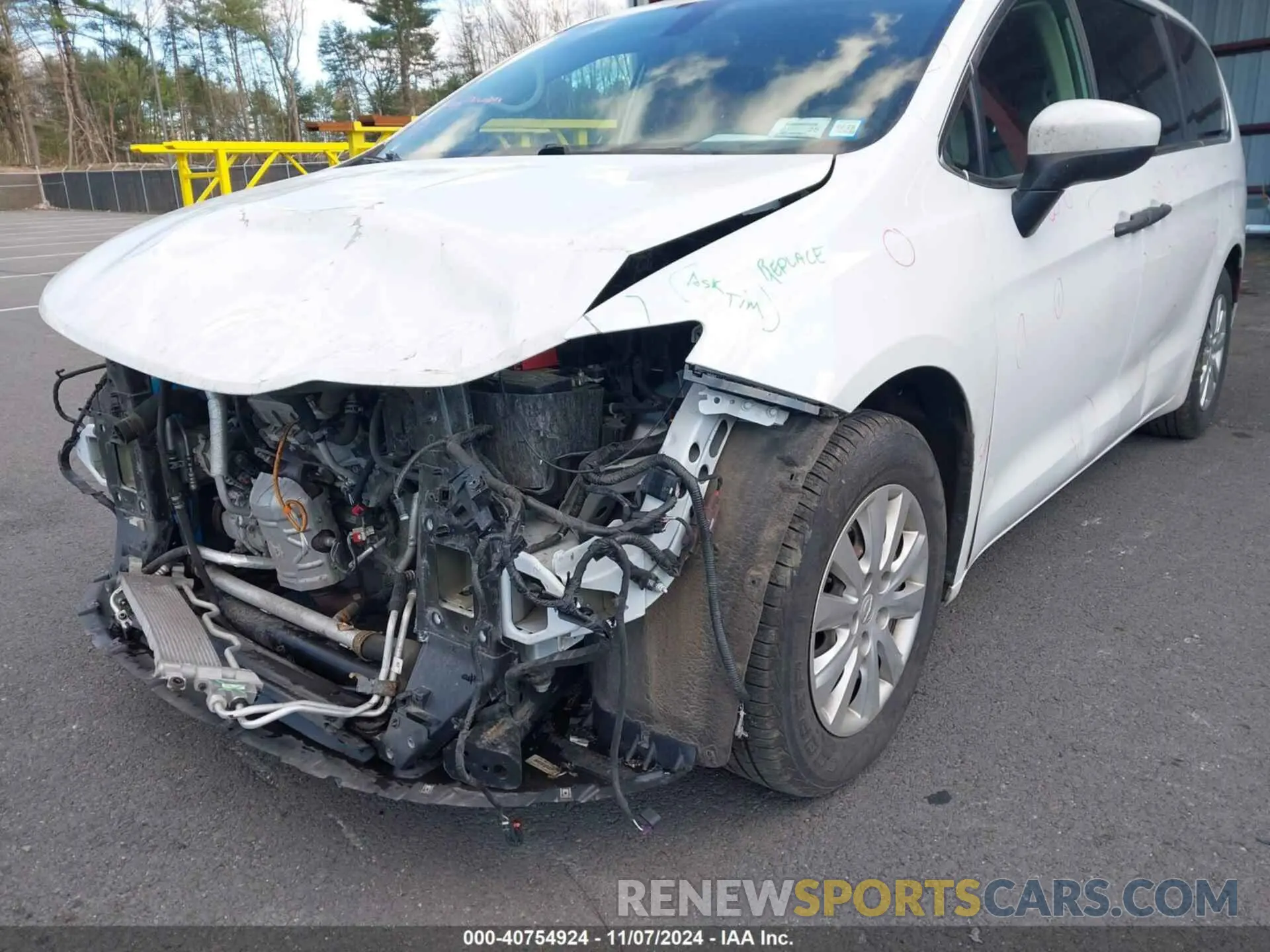 6 fotografías del automóvil dañado 2C4RC1AG9LR245566 CHRYSLER VOYAGER 2020