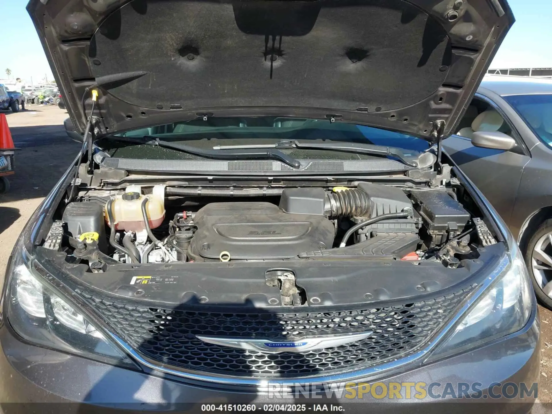 10 fotografías del automóvil dañado 2C4RC1CG6LR138780 CHRYSLER VOYAGER 2020