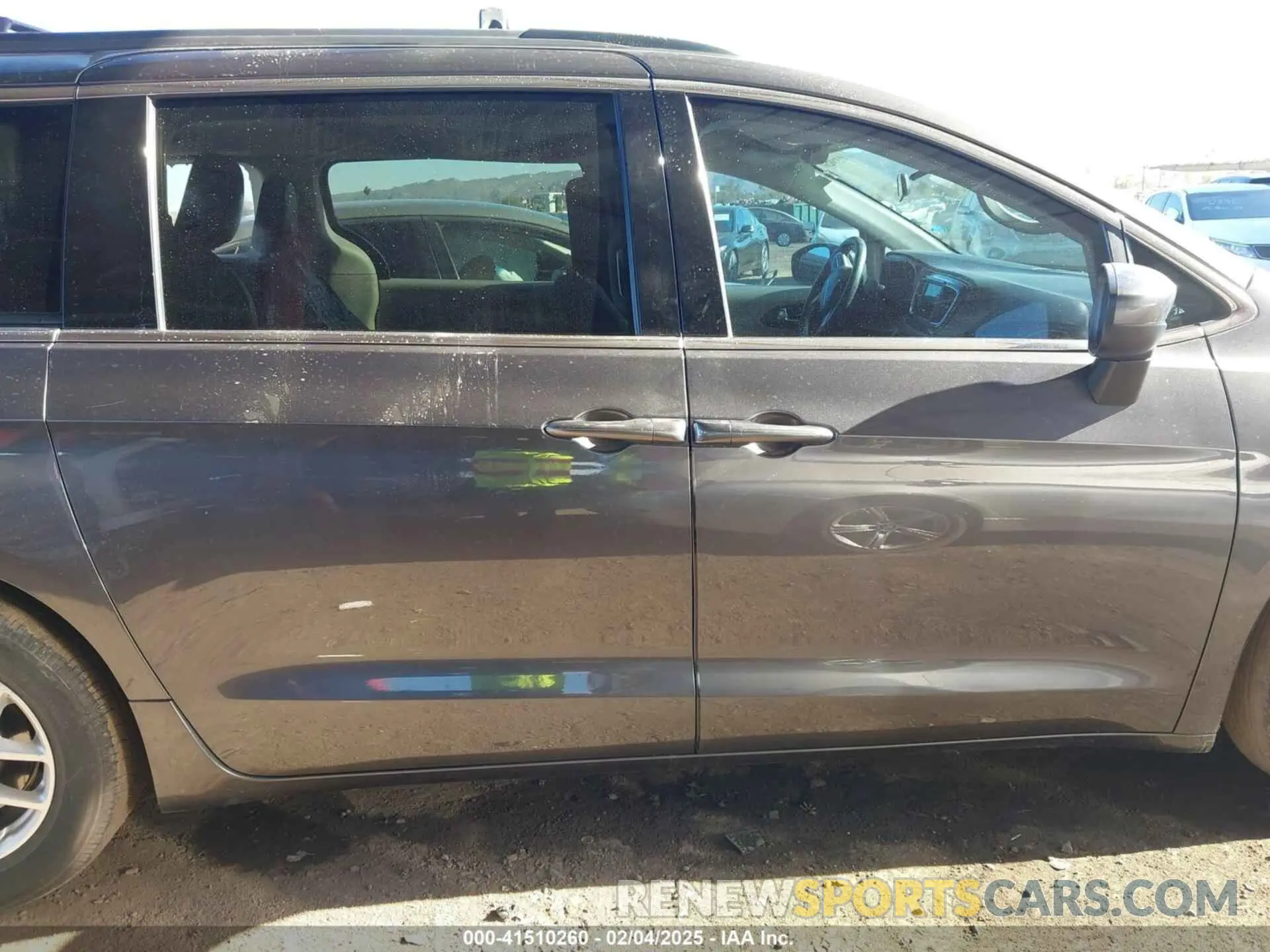 13 fotografías del automóvil dañado 2C4RC1CG6LR138780 CHRYSLER VOYAGER 2020