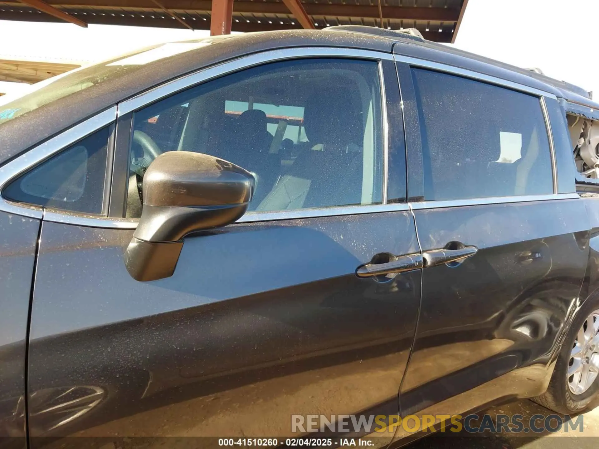 14 fotografías del automóvil dañado 2C4RC1CG6LR138780 CHRYSLER VOYAGER 2020