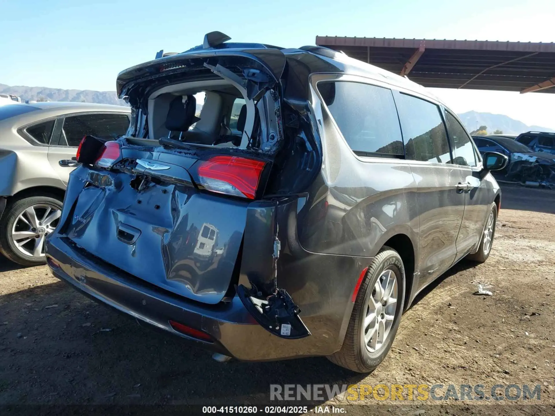 18 fotografías del automóvil dañado 2C4RC1CG6LR138780 CHRYSLER VOYAGER 2020