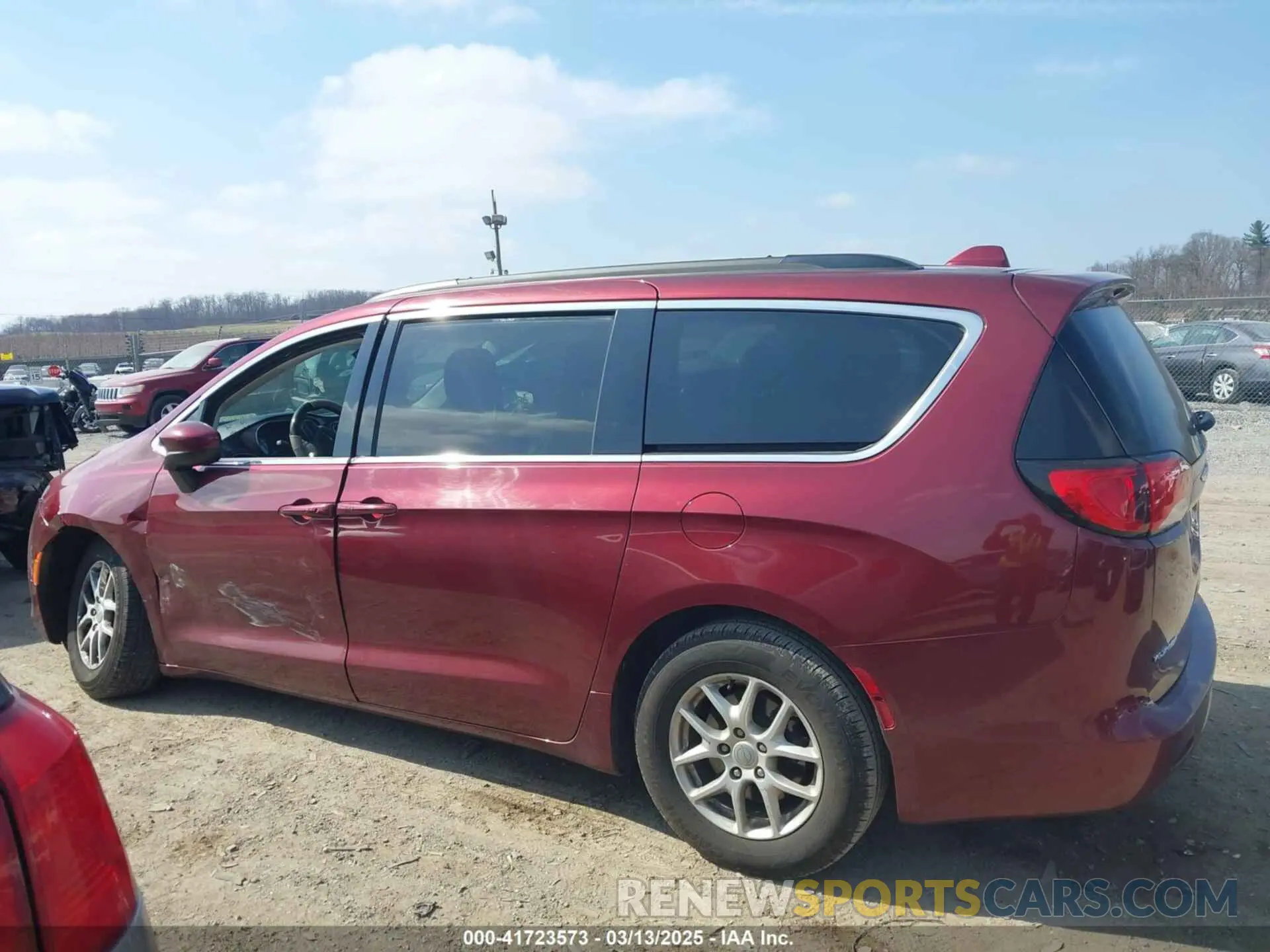 14 fotografías del automóvil dañado 2C4RC1DG1LR182281 CHRYSLER VOYAGER 2020