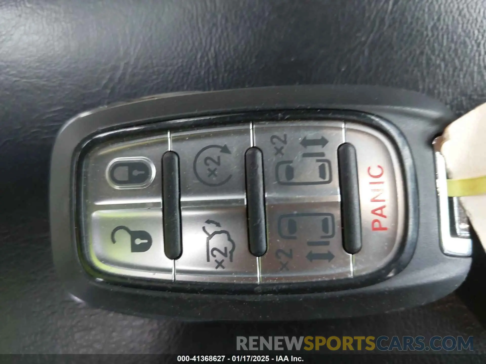 11 fotografías del automóvil dañado 2C4RC1DG1LR268531 CHRYSLER VOYAGER 2020