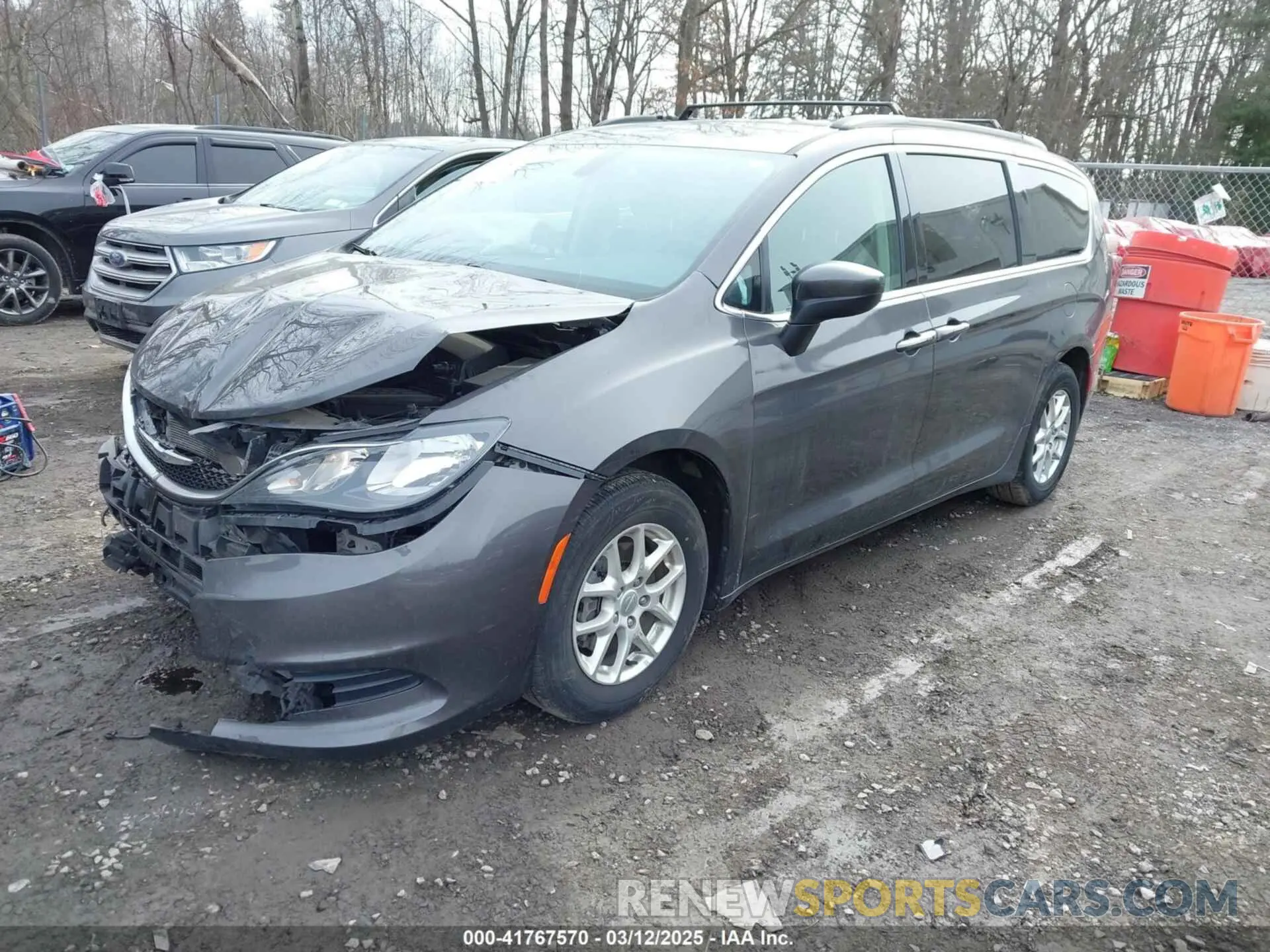 2 fotografías del automóvil dañado 2C4RC1DG2LR266058 CHRYSLER VOYAGER 2020