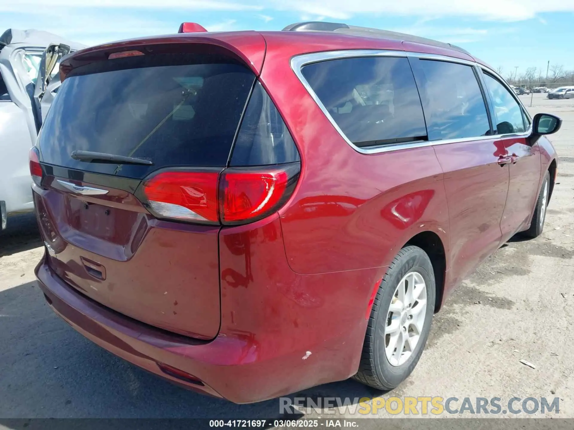 4 fotografías del automóvil dañado 2C4RC1DG3LR144552 CHRYSLER VOYAGER 2020