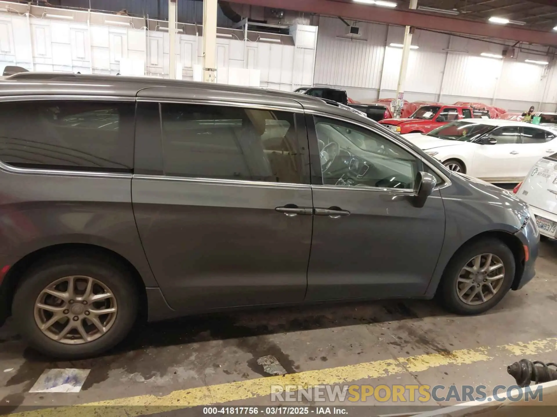 13 fotografías del automóvil dañado 2C4RC1DG3LR151663 CHRYSLER VOYAGER 2020