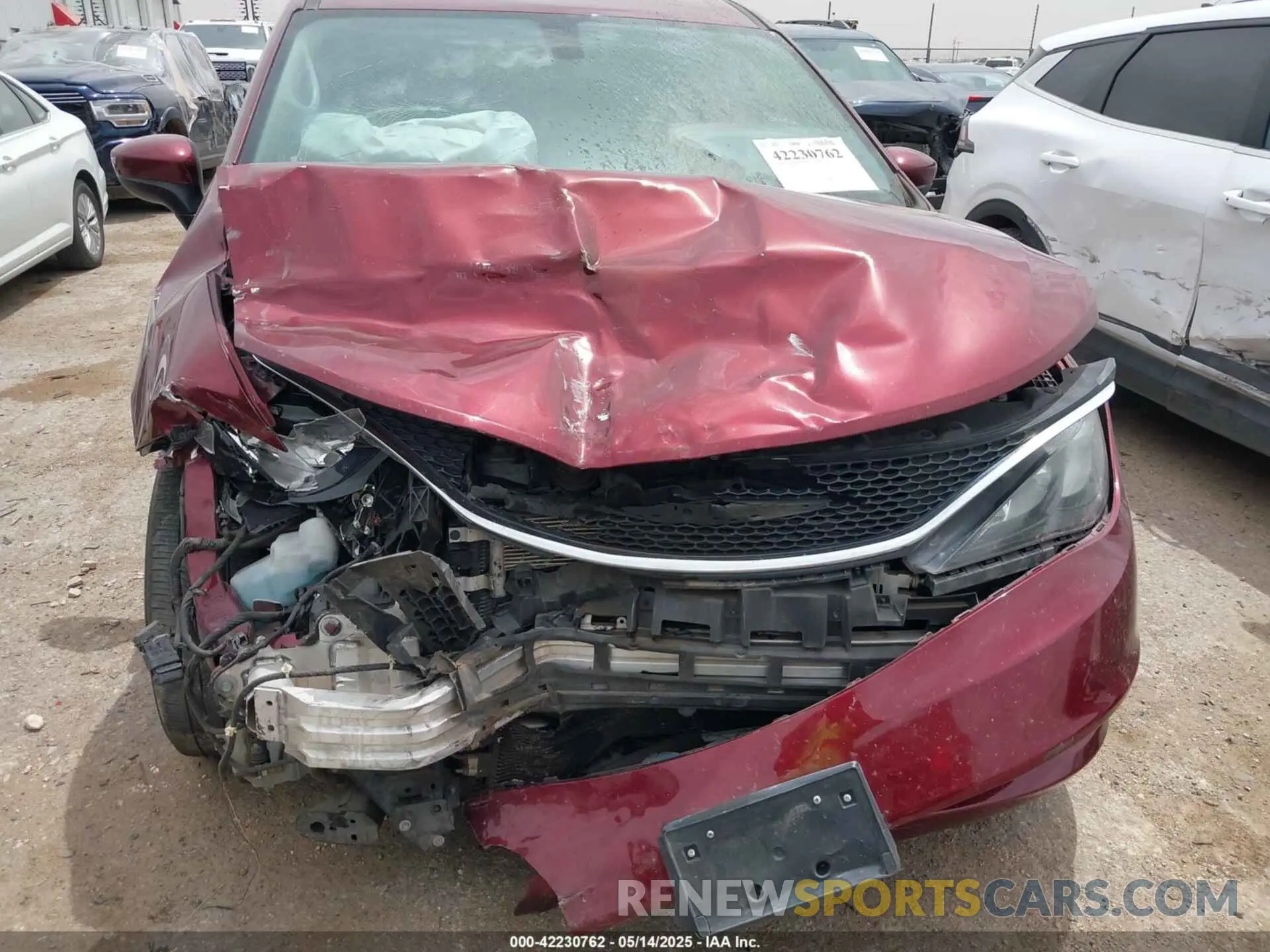 6 fotografías del automóvil dañado 2C4RC1DG4LR260889 CHRYSLER VOYAGER 2020