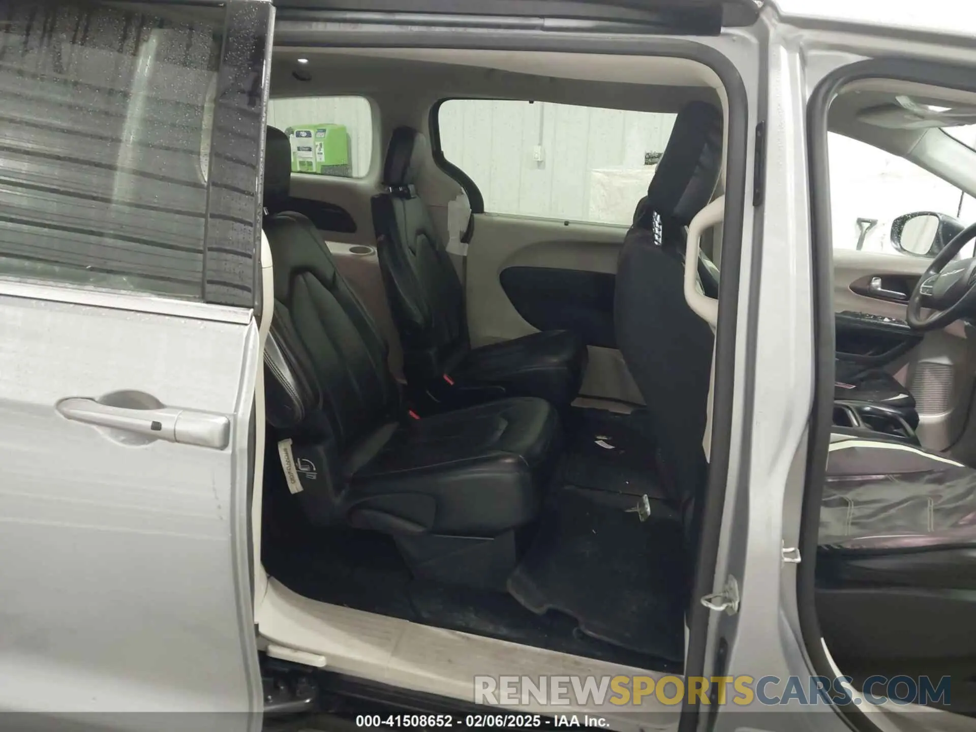 8 fotografías del automóvil dañado 2C4RC1DG5LR182249 CHRYSLER VOYAGER 2020
