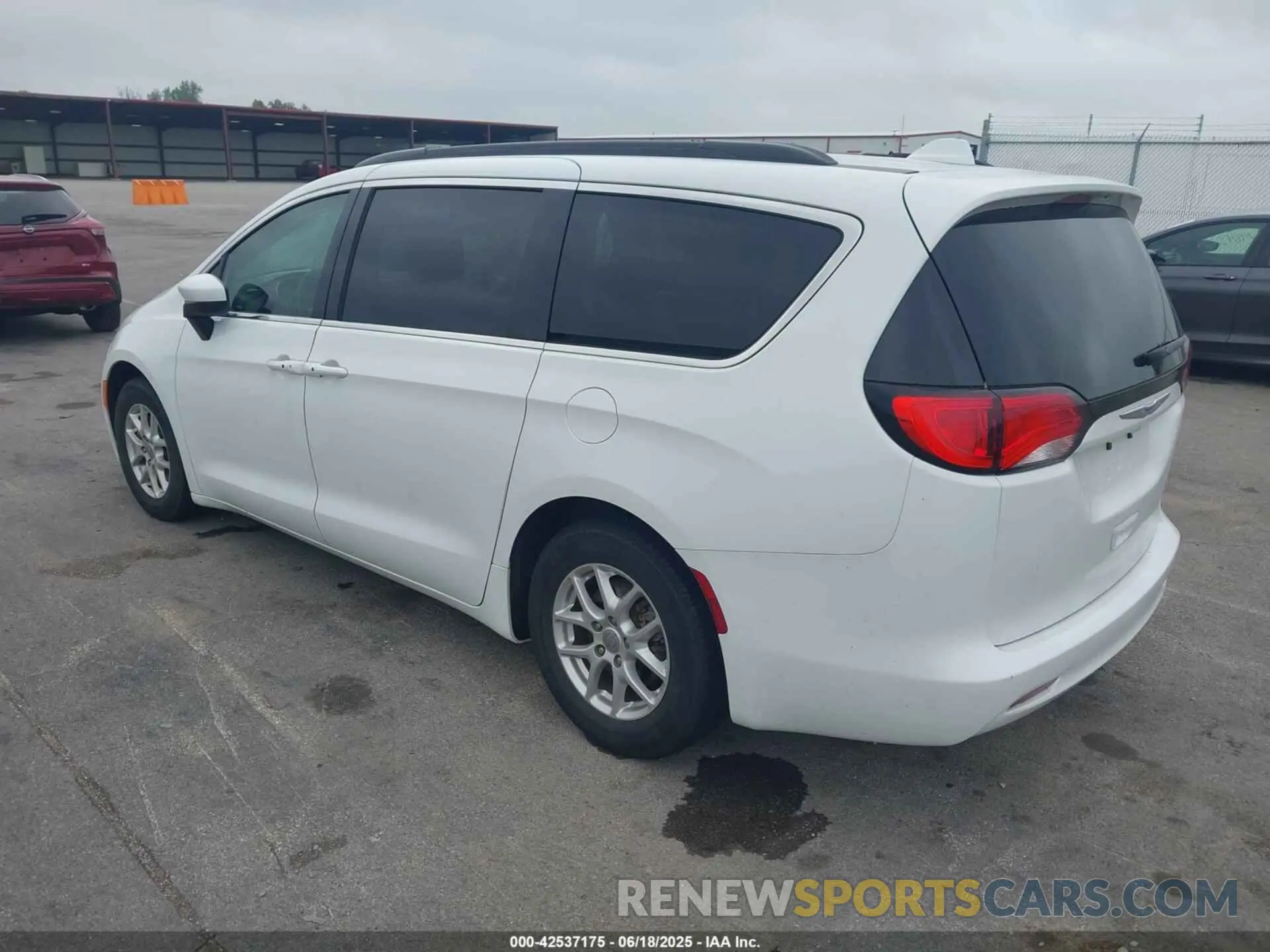 3 fotografías del automóvil dañado 2C4RC1DG8LR265030 CHRYSLER VOYAGER 2020